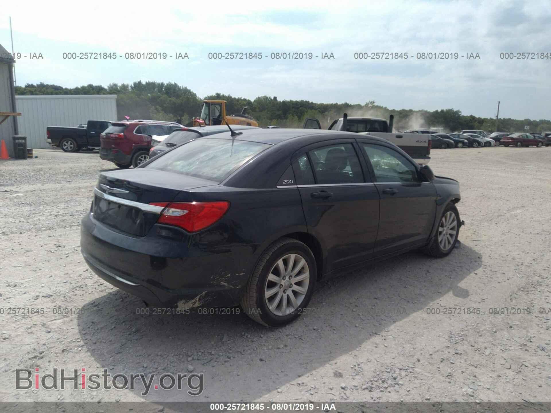 2011 CHRYSLER 200 - VIN: 1C3BC1FB7BN537893 - Фото 4