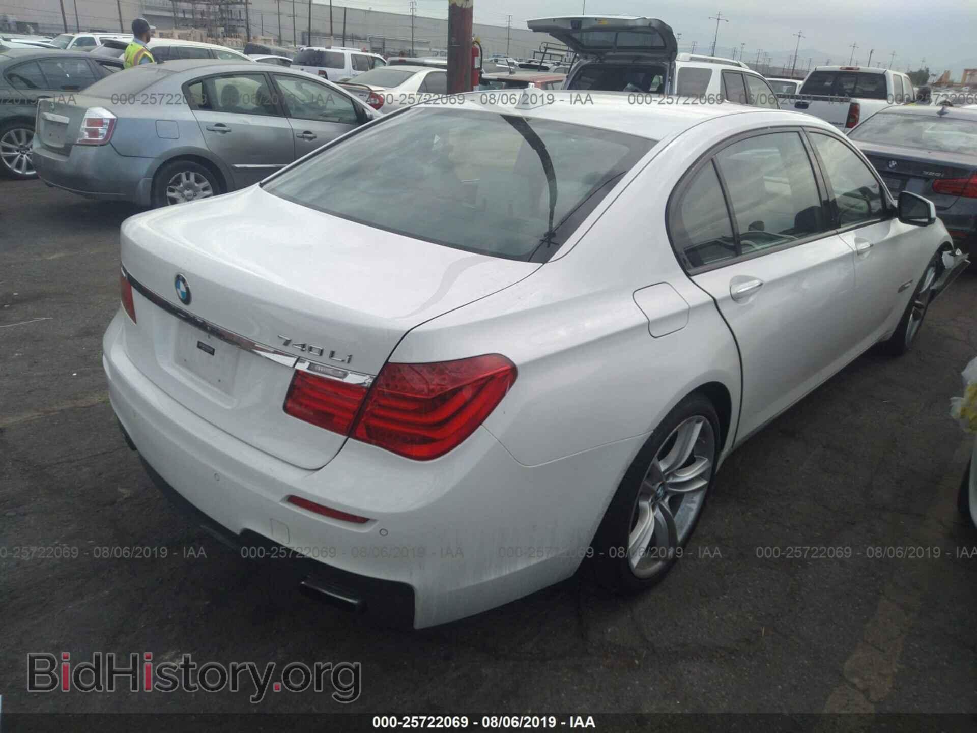 2012 BMW 740 - VIN: WBAKB4C52CC576867 - Фото 4