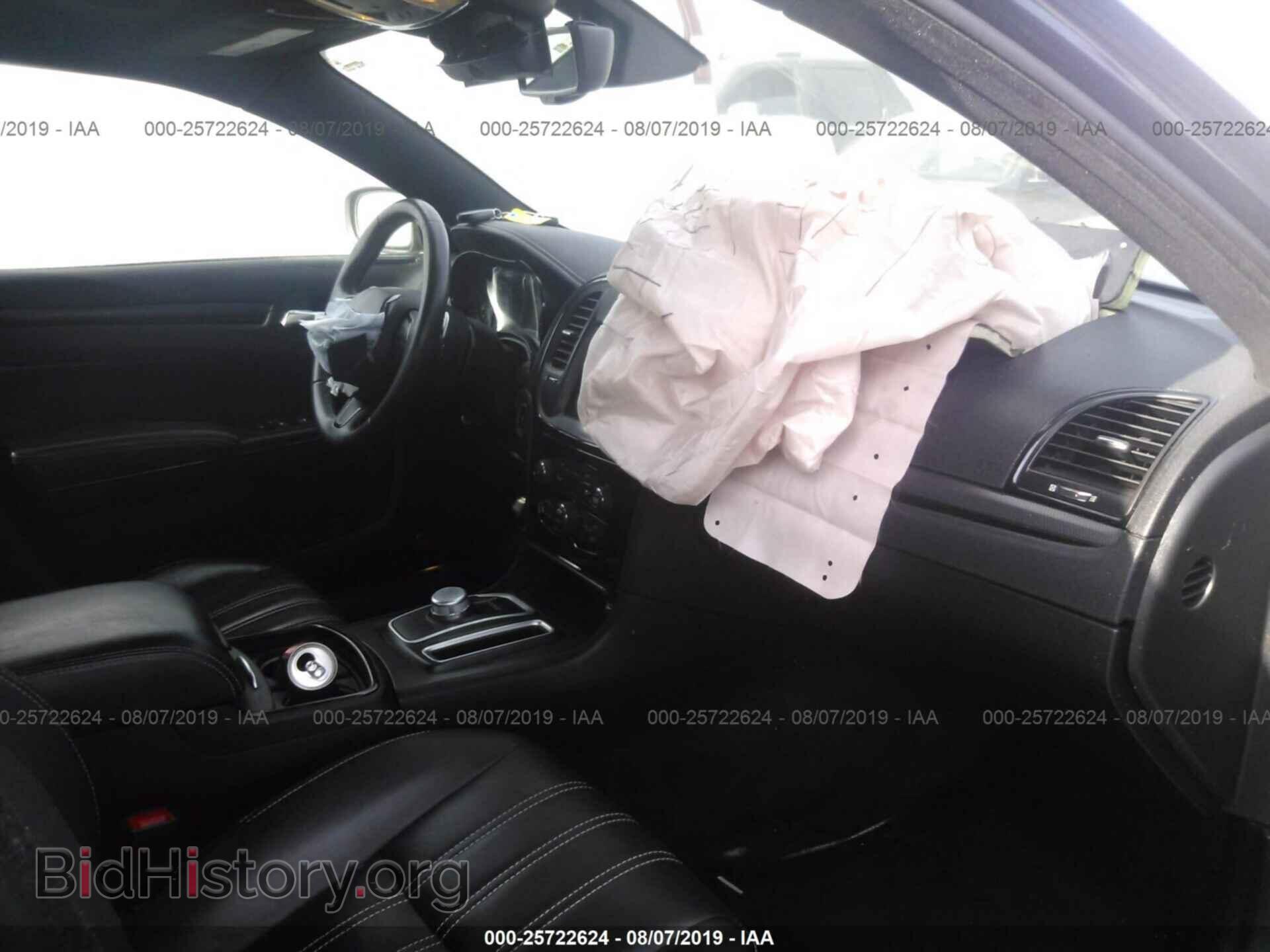 2016 CHRYSLER 300 - VIN: 2C3CCABG1GH182502 - Фото 5