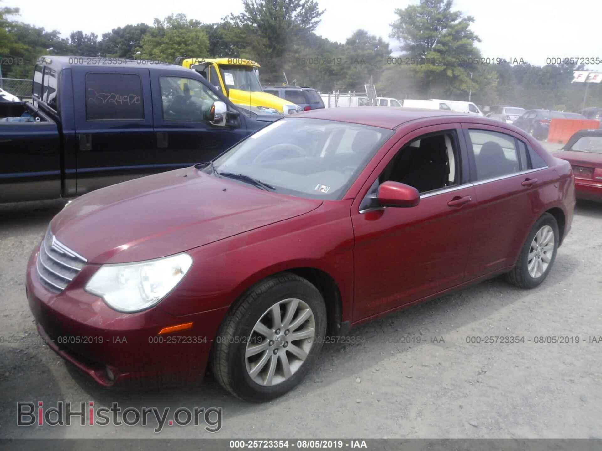 2010 CHRYSLER SEBRING - VIN: 1C3CC5FB5AN109489 - Фото 2