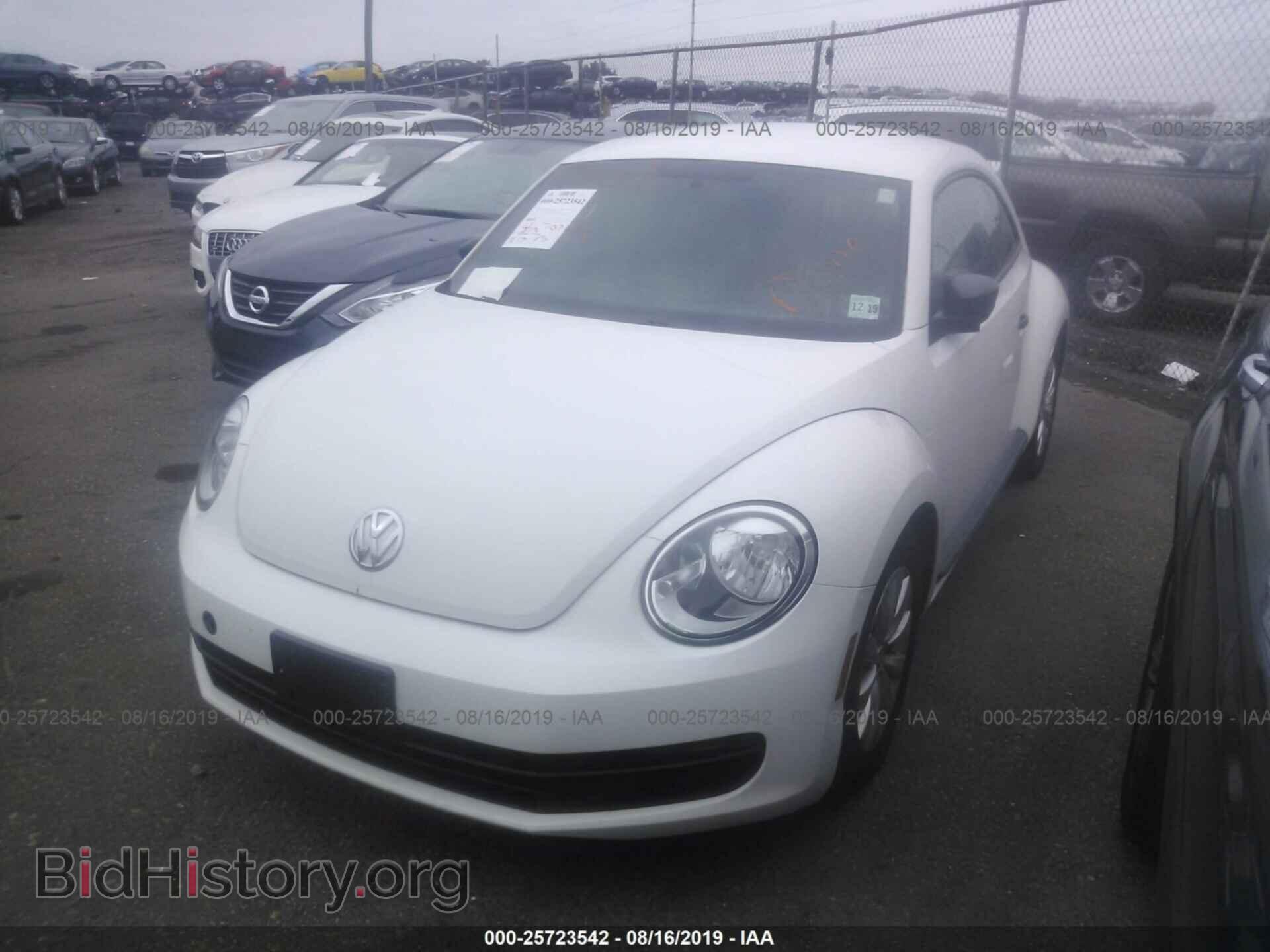 2014 VOLKSWAGEN BEETLE - VIN: 3VWFP7AT9EM620077 - Фото 2