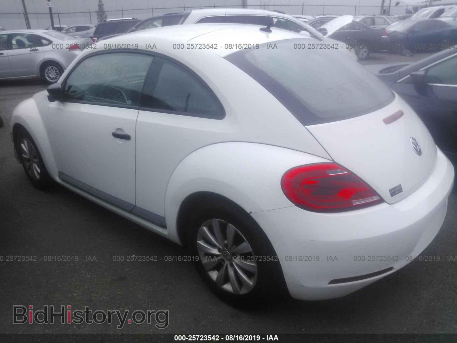 2014 VOLKSWAGEN BEETLE - VIN: 3VWFP7AT9EM620077 - Фото 3