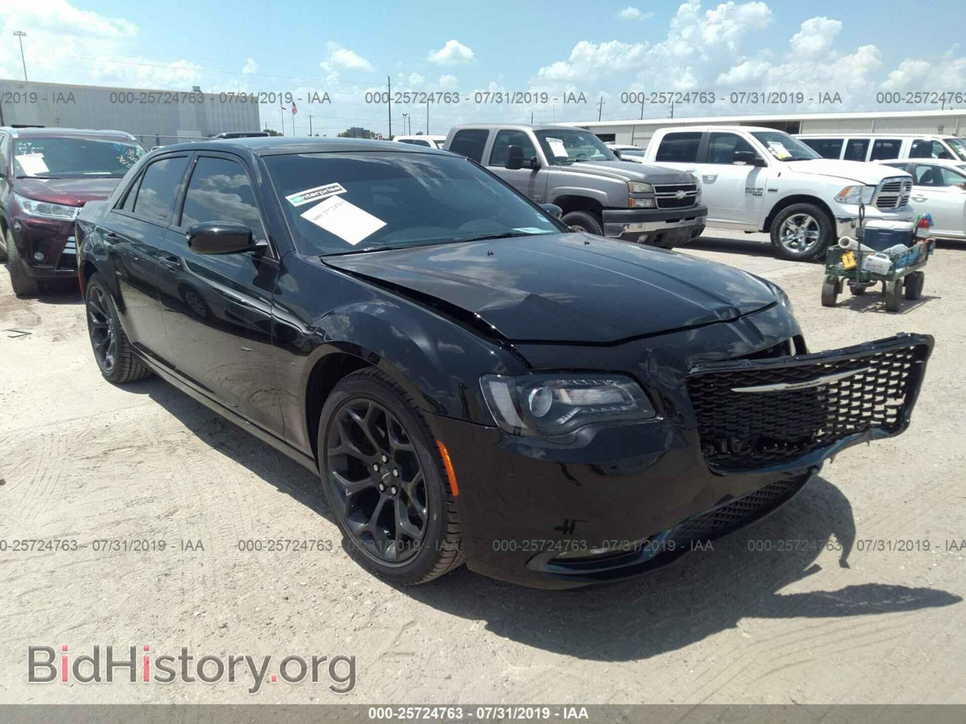 Фотография 2C3CCABG0KH682823 - CHRYSLER 300 2019