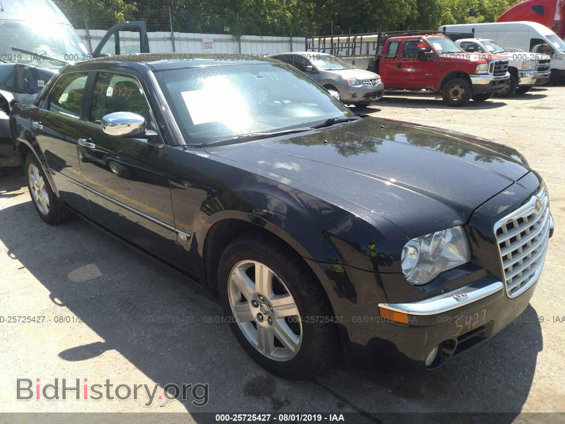 Фотография 2C3AK63H55H639629 - CHRYSLER 300C 2005