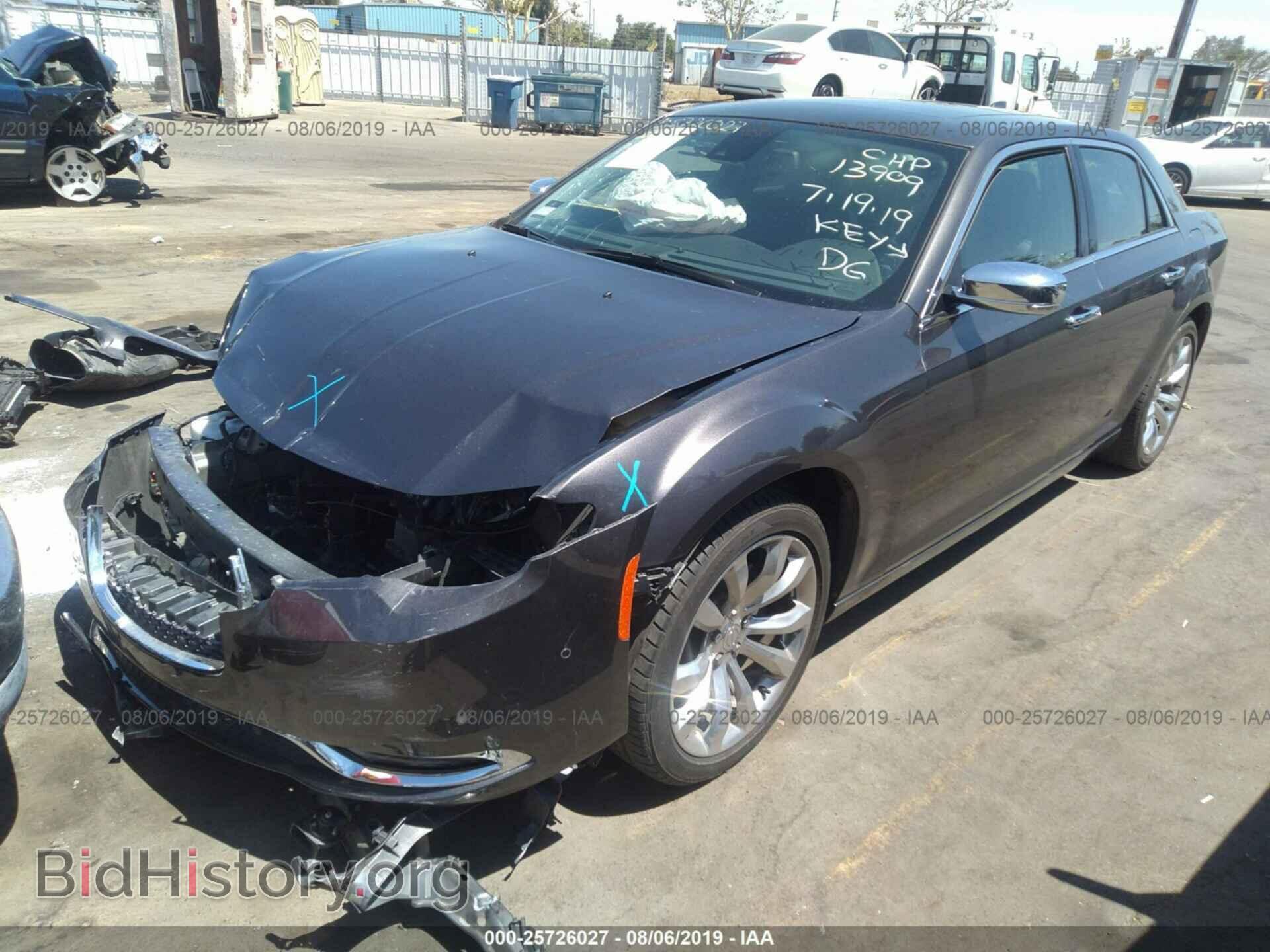 2017 CHRYSLER 300C - VIN: 2C3CCAEG9HH579856 - Фото 2