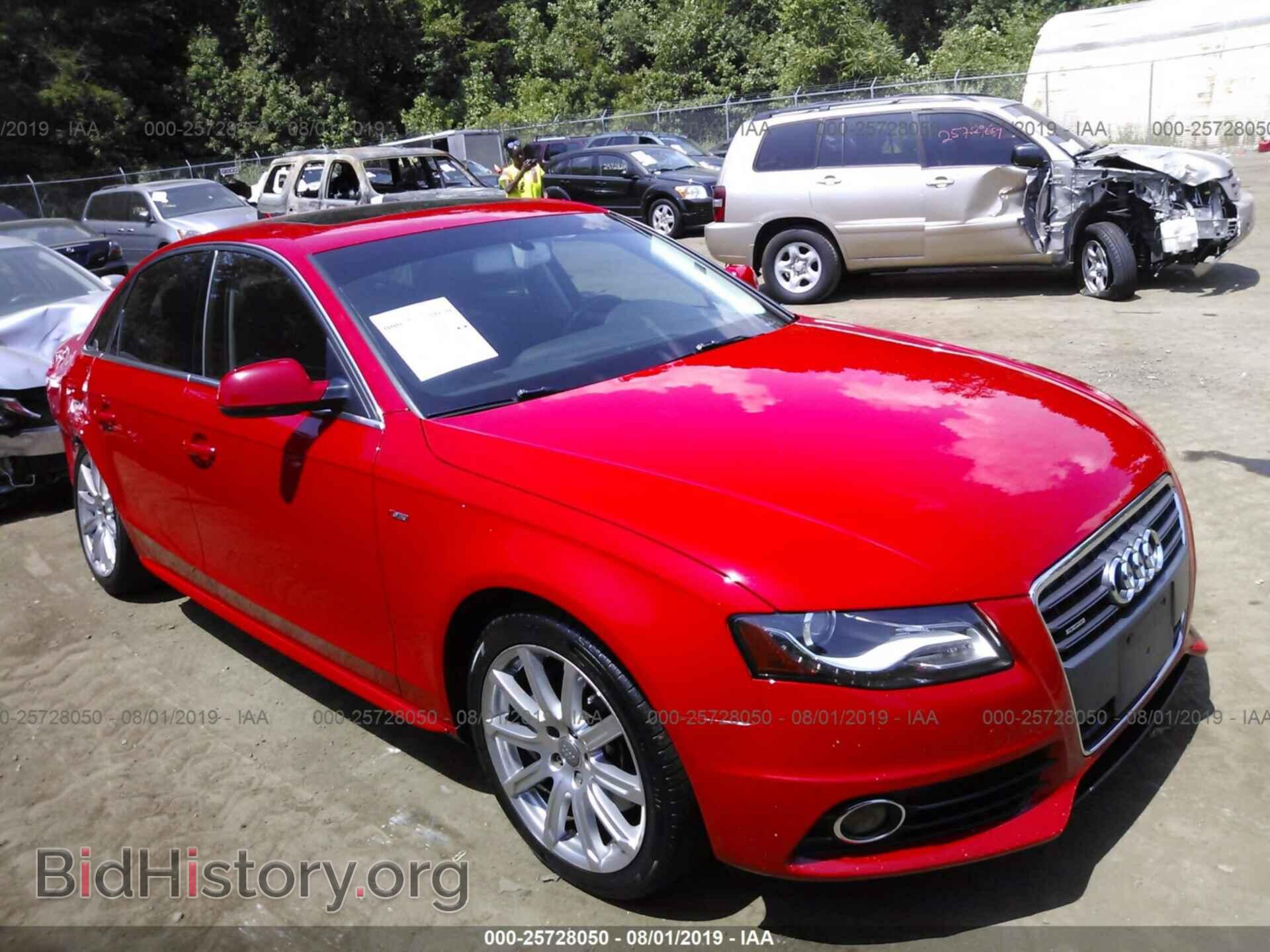 Фотография WAUFFAFL3CA120113 - AUDI A4 2012