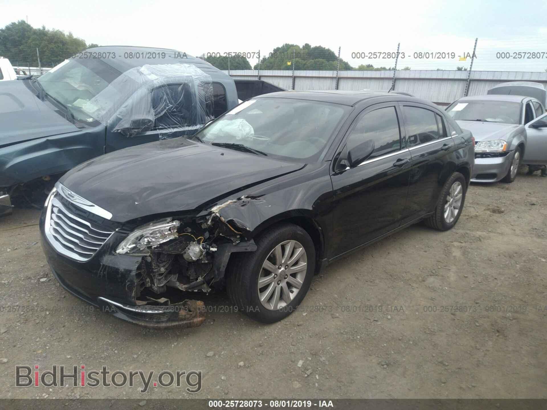 2013 CHRYSLER 200 - VIN: 1C3CCBBB1DN515035 - Фото 2