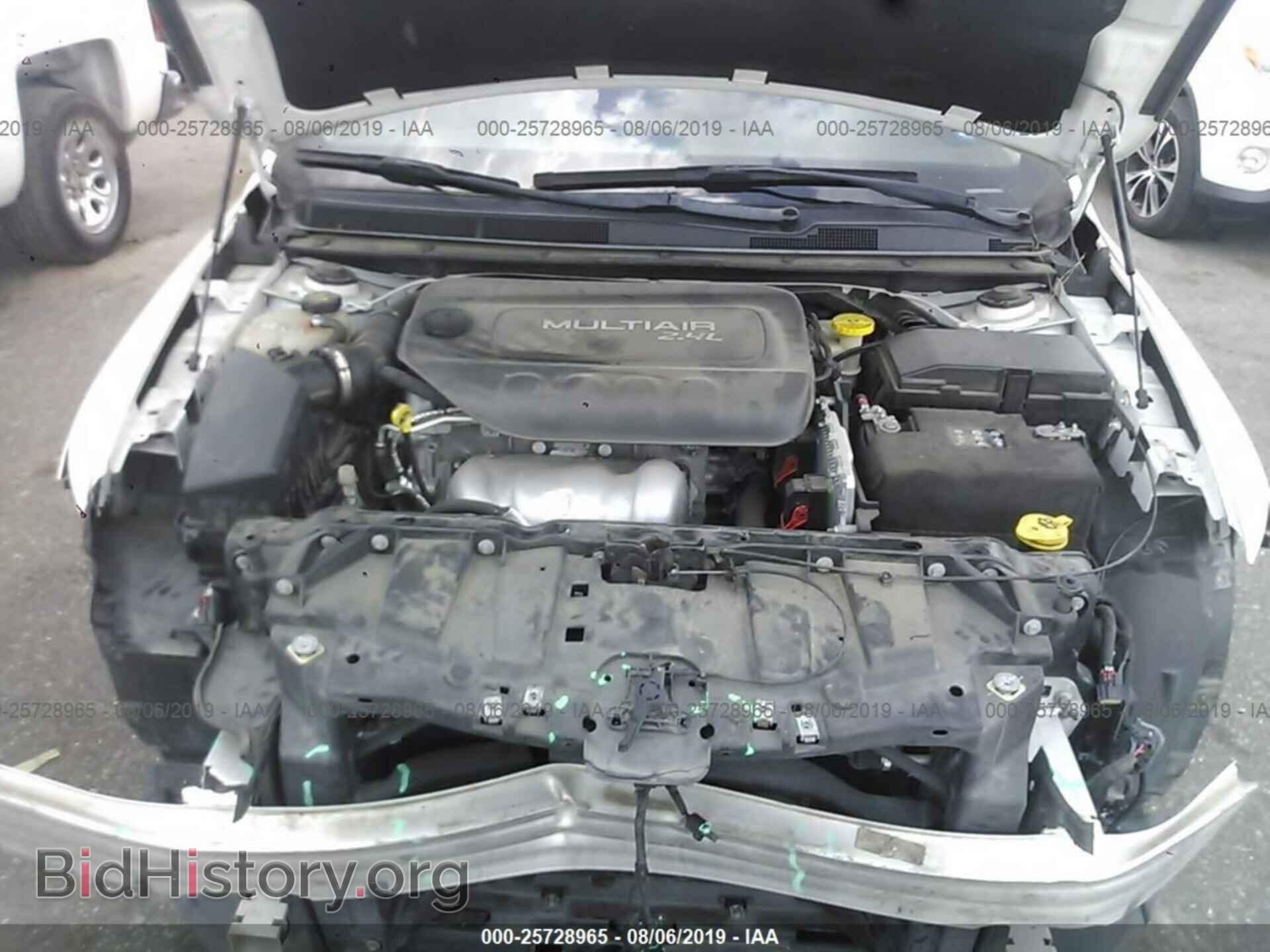 2015 CHRYSLER 200 - VIN: 1C3CCCAB8FN577932 - Фото 10