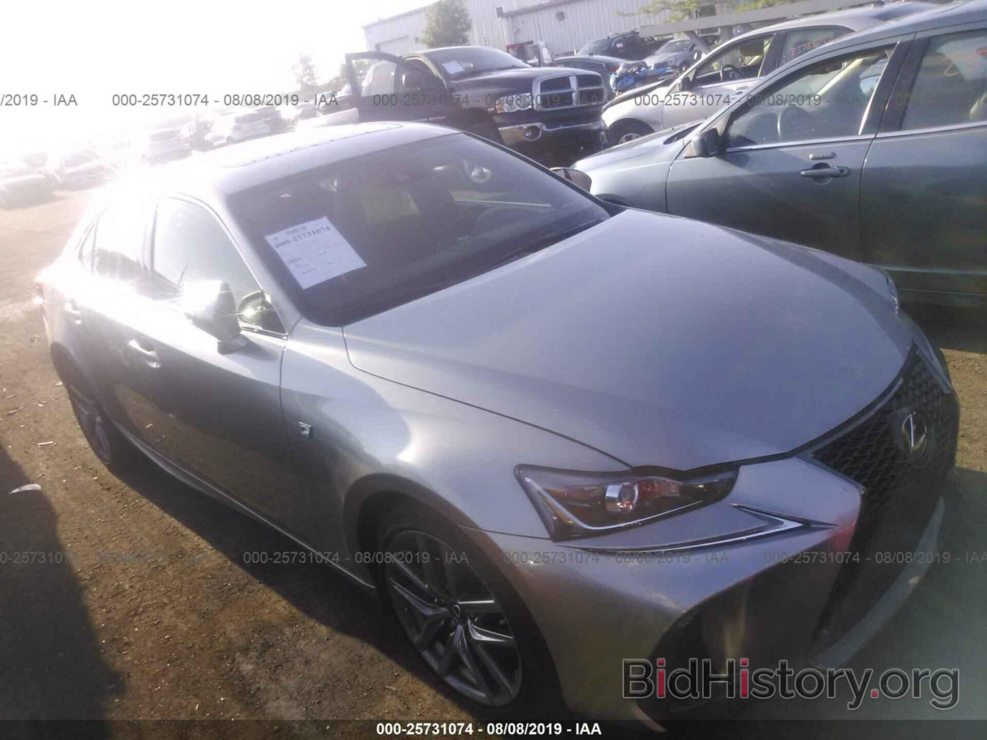 Photo JTHC81D28J5027859 - LEXUS IS 2018