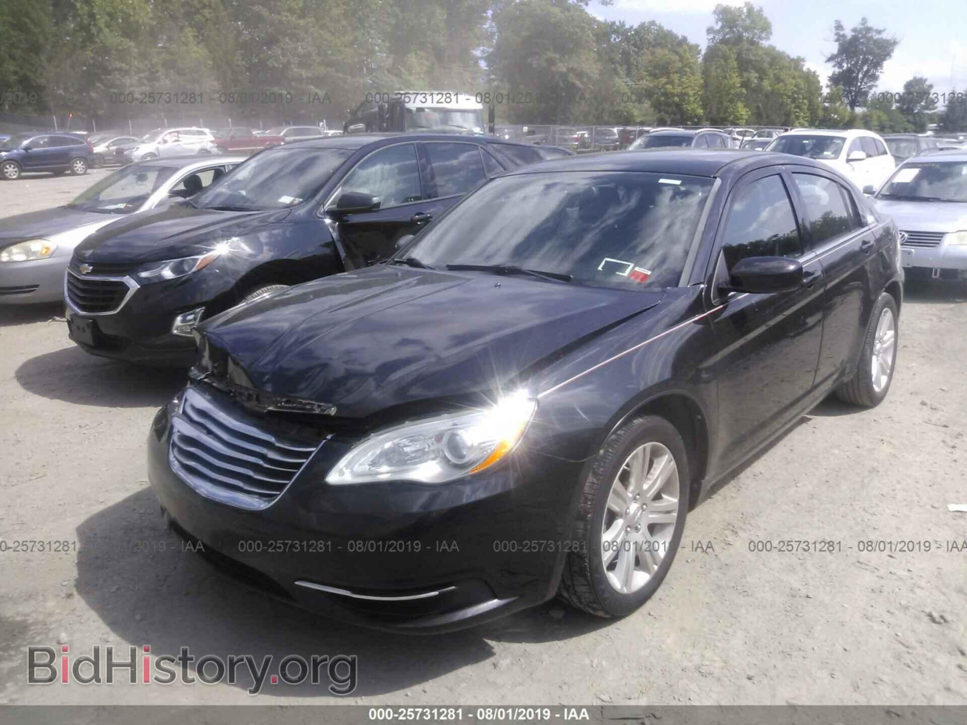 2013 CHRYSLER 200 - VIN: 1C3CCBBBXDN515826 - Фото 2