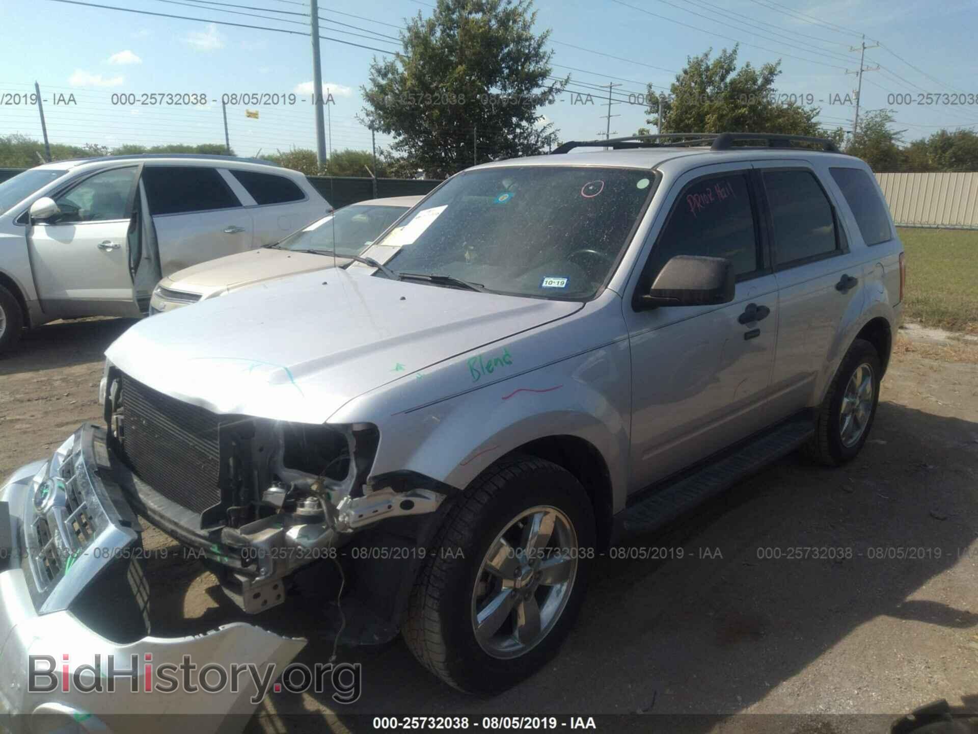 2011 FORD ESCAPE - VIN: 1FMCU0DG4BKB57669 - Фото 2