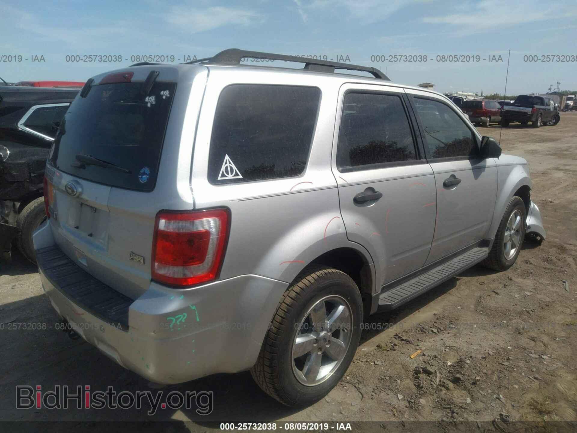 2011 FORD ESCAPE - VIN: 1FMCU0DG4BKB57669 - Фото 4