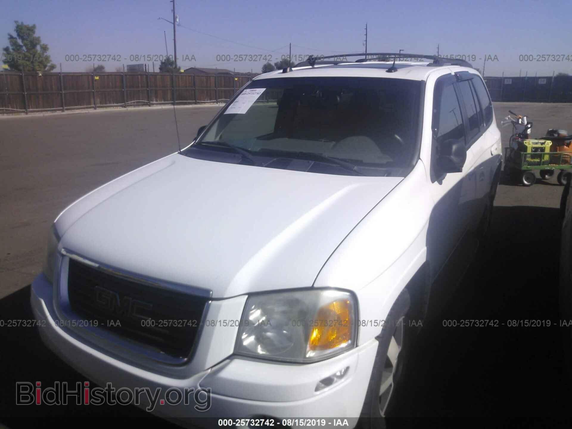 2005 GMC ENVOY - VIN: 1GKDT13S252253767 - Photo 2