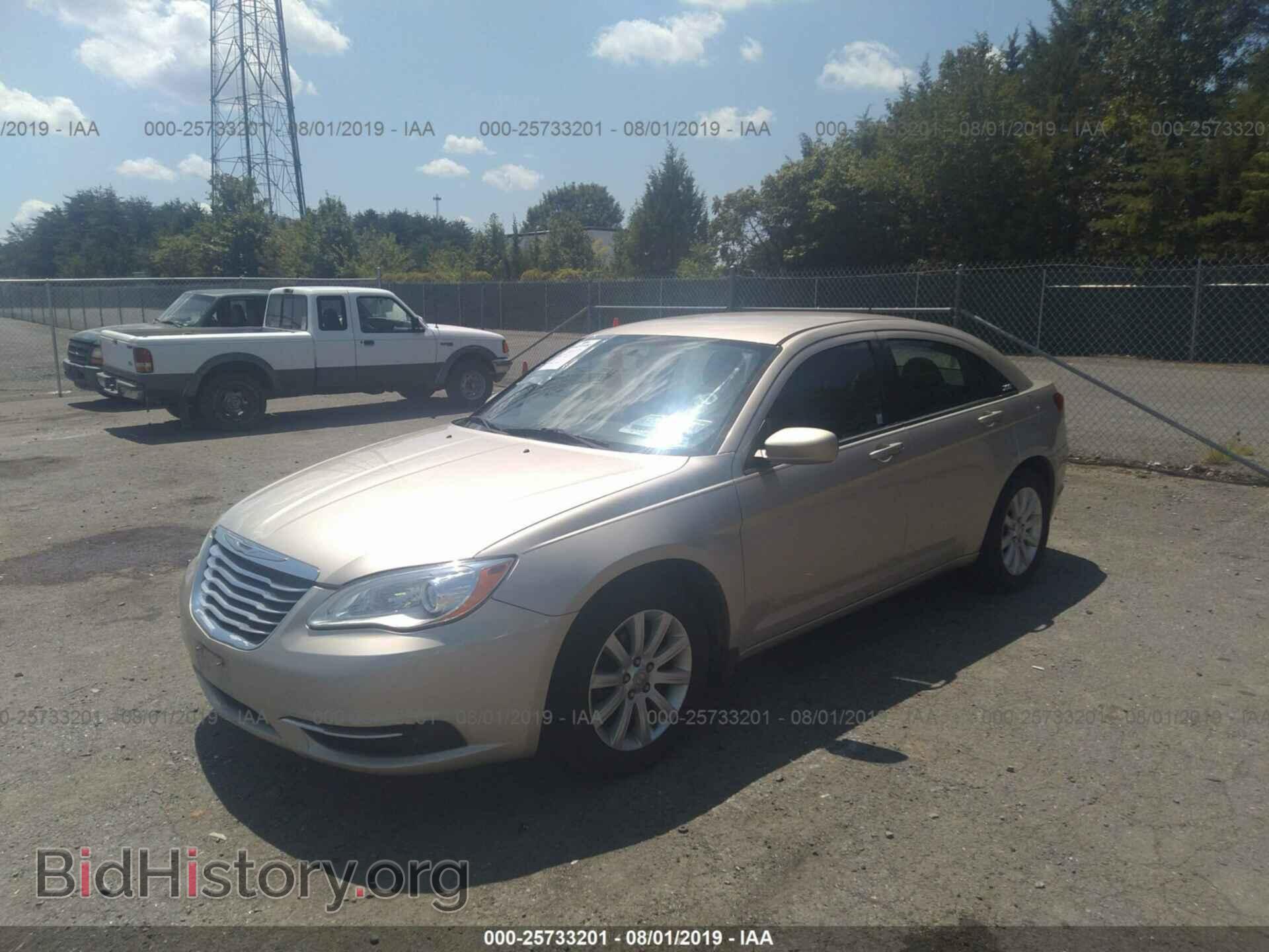 2013 CHRYSLER 200 - VIN: 1C3CCBBB9DN696014 - Фото 2