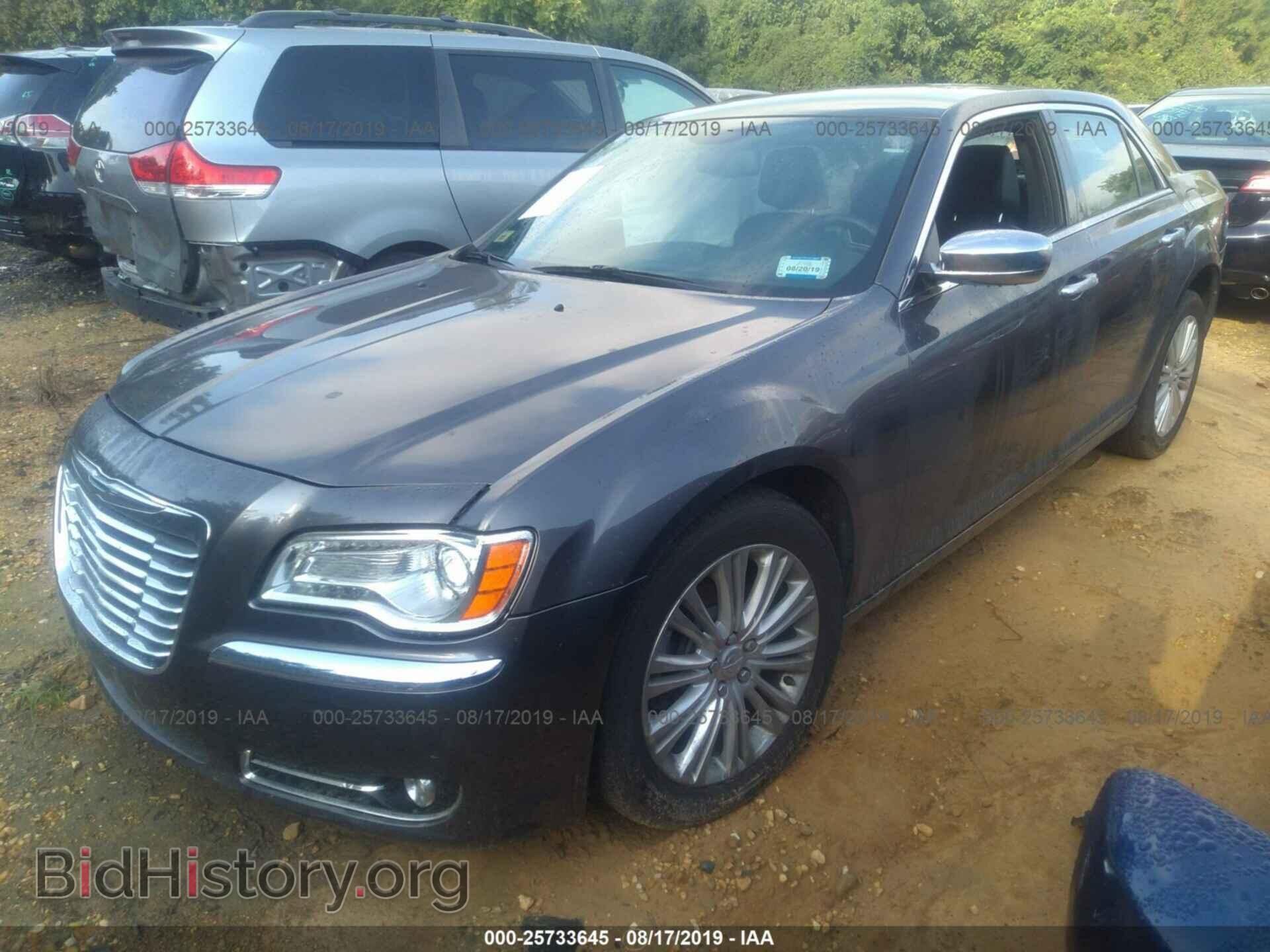 2013 CHRYSLER 300C - VIN: 2C3CCAKTXDH564553 - Фото 2