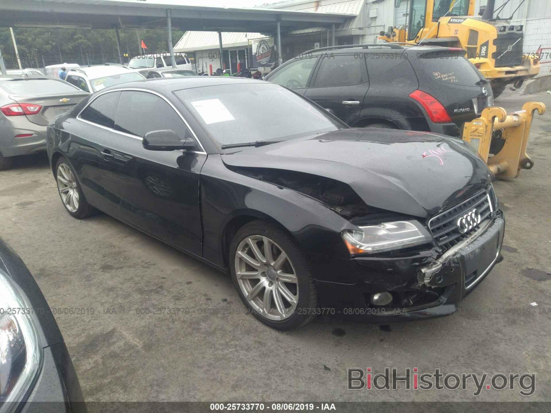 Photo WAUVFAFRXBA067909 - AUDI A5 2011