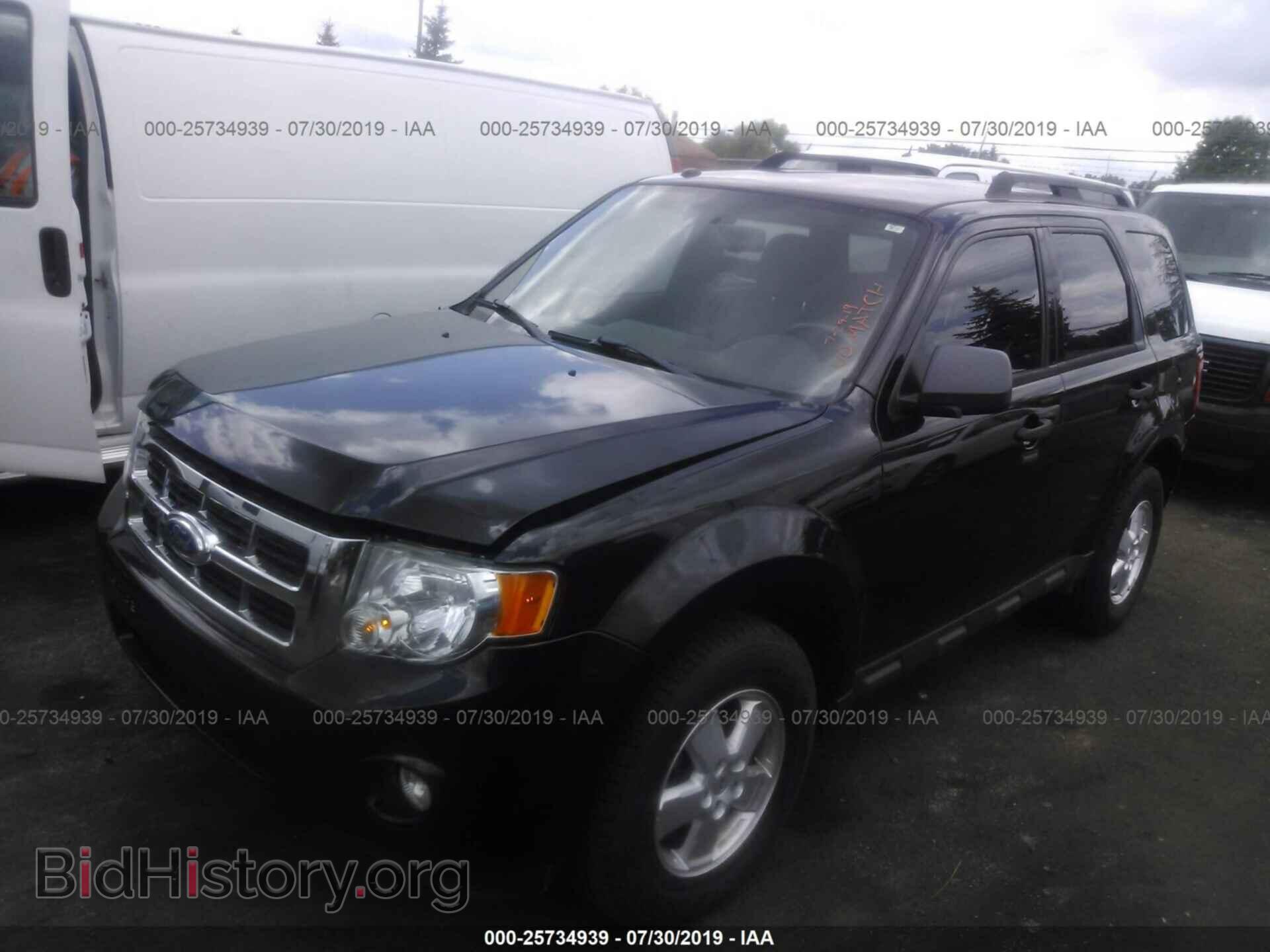 2011 FORD ESCAPE - VIN: 1FMCU0DG9BKC43012 - Фото 2