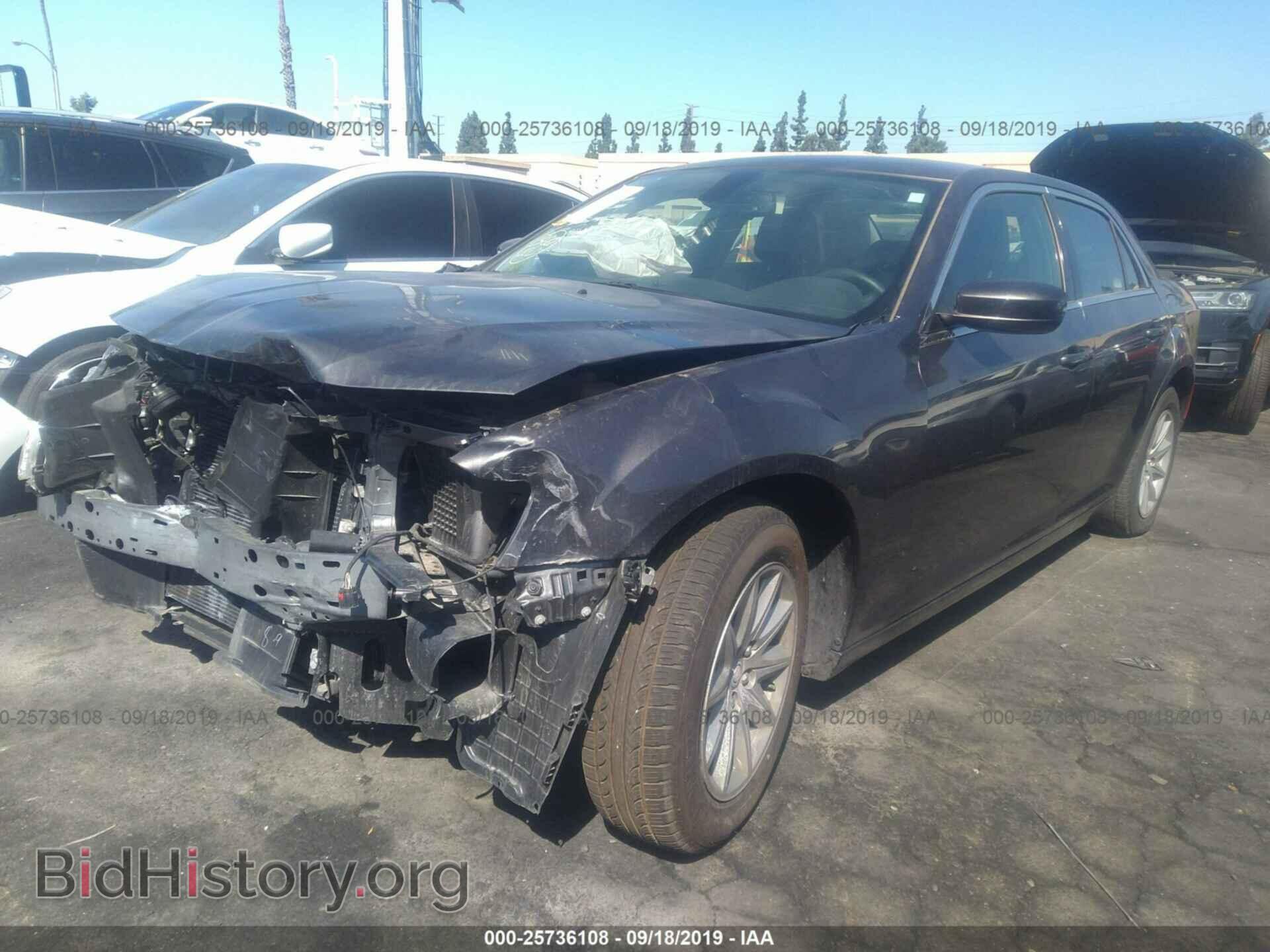2017 CHRYSLER 300 - VIN: 2C3CCAAG3HH506472 - Фото 2