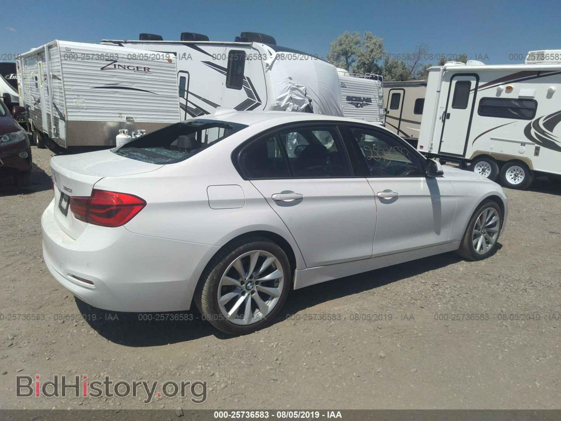 2016 BMW 320 - VIN: WBA8E5G51GNU20587 - Photo 4