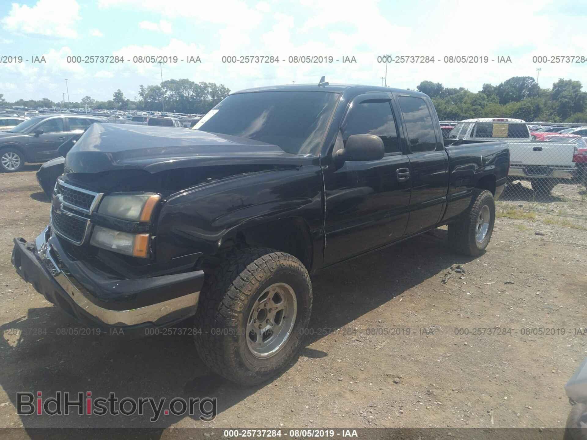 2006 CHEVROLET SILVERADO - VIN: 2GCEC19V561109133 - Фото 2