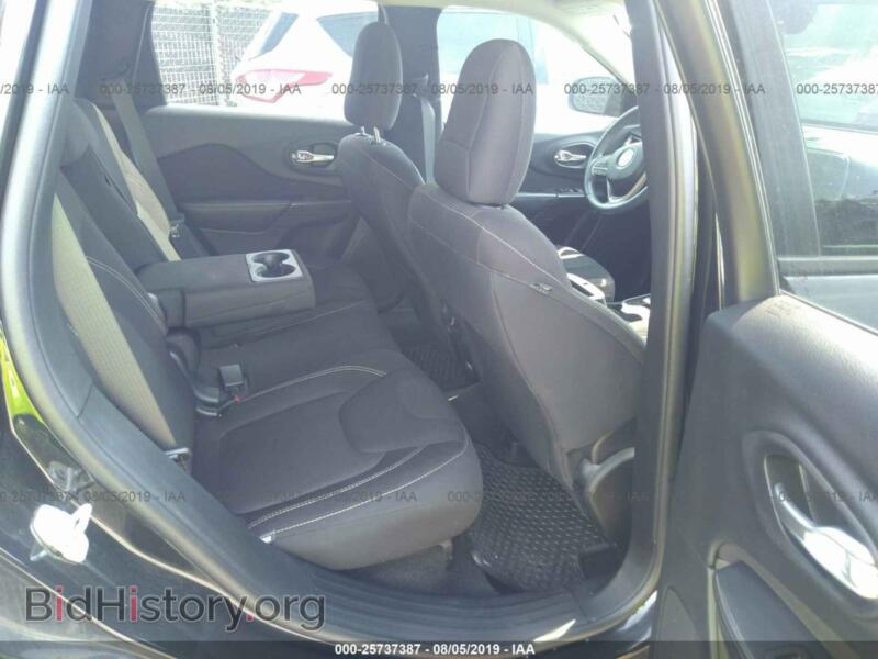 2016 Jeep CHEROKEE (VIN 1C4PJMCS2GW226080) — фото 8 из 10