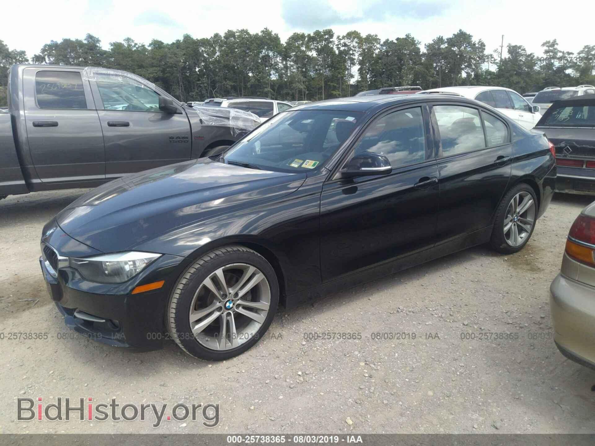2012 BMW 328 - VIN: WBA3A5C56CF256656 - Фото 2