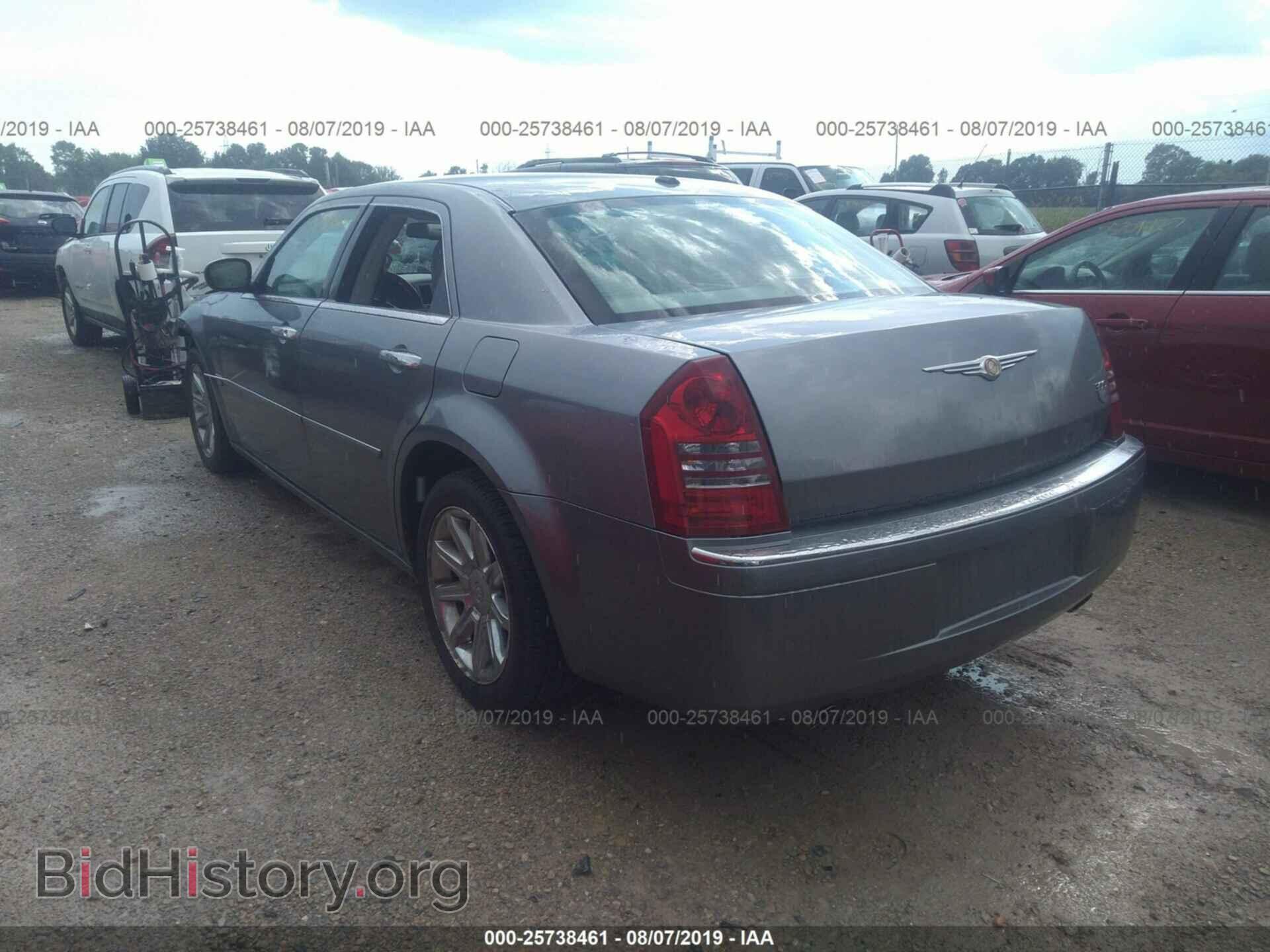 2006 CHRYSLER 300C - VIN: 2C3KA63H36H274666 - Фото 3