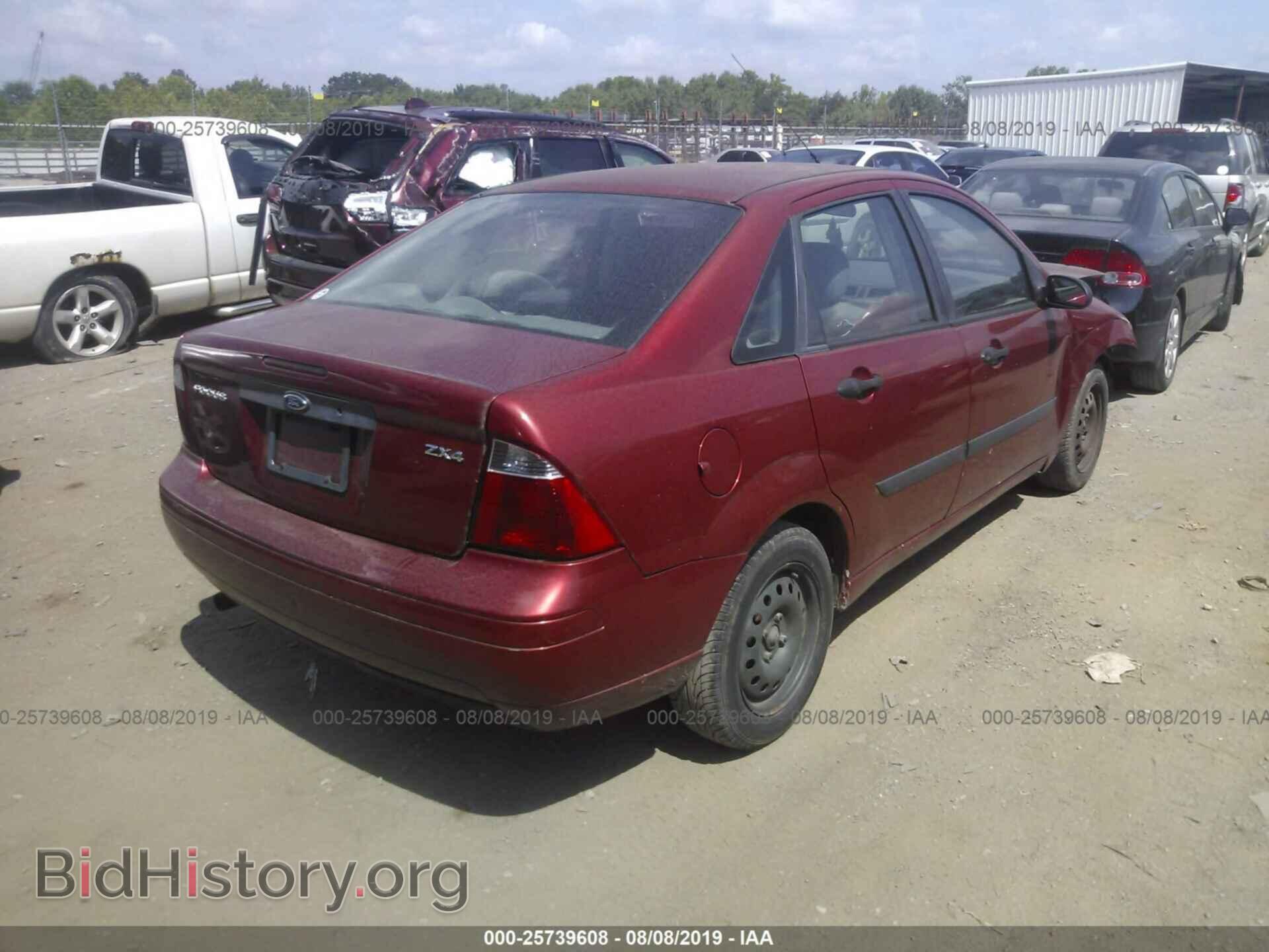 2005 FORD FOCUS - VIN: 1FAFP34N75W108641 - Фото 4