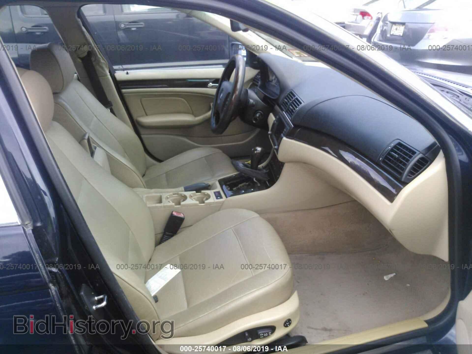 2003 BMW 330 - VIN: WBAEW53473PG23370 - Photo 5