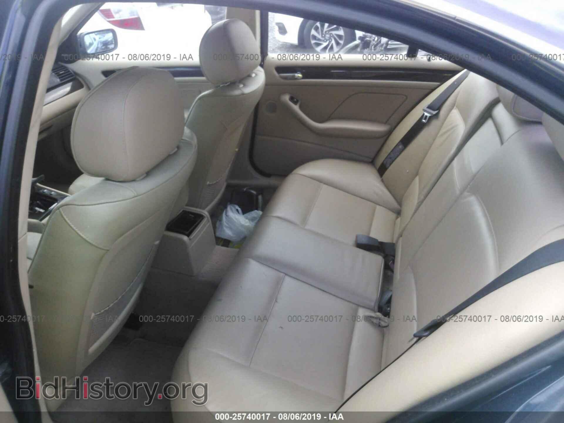 2003 BMW 330 - VIN: WBAEW53473PG23370 - Photo 8