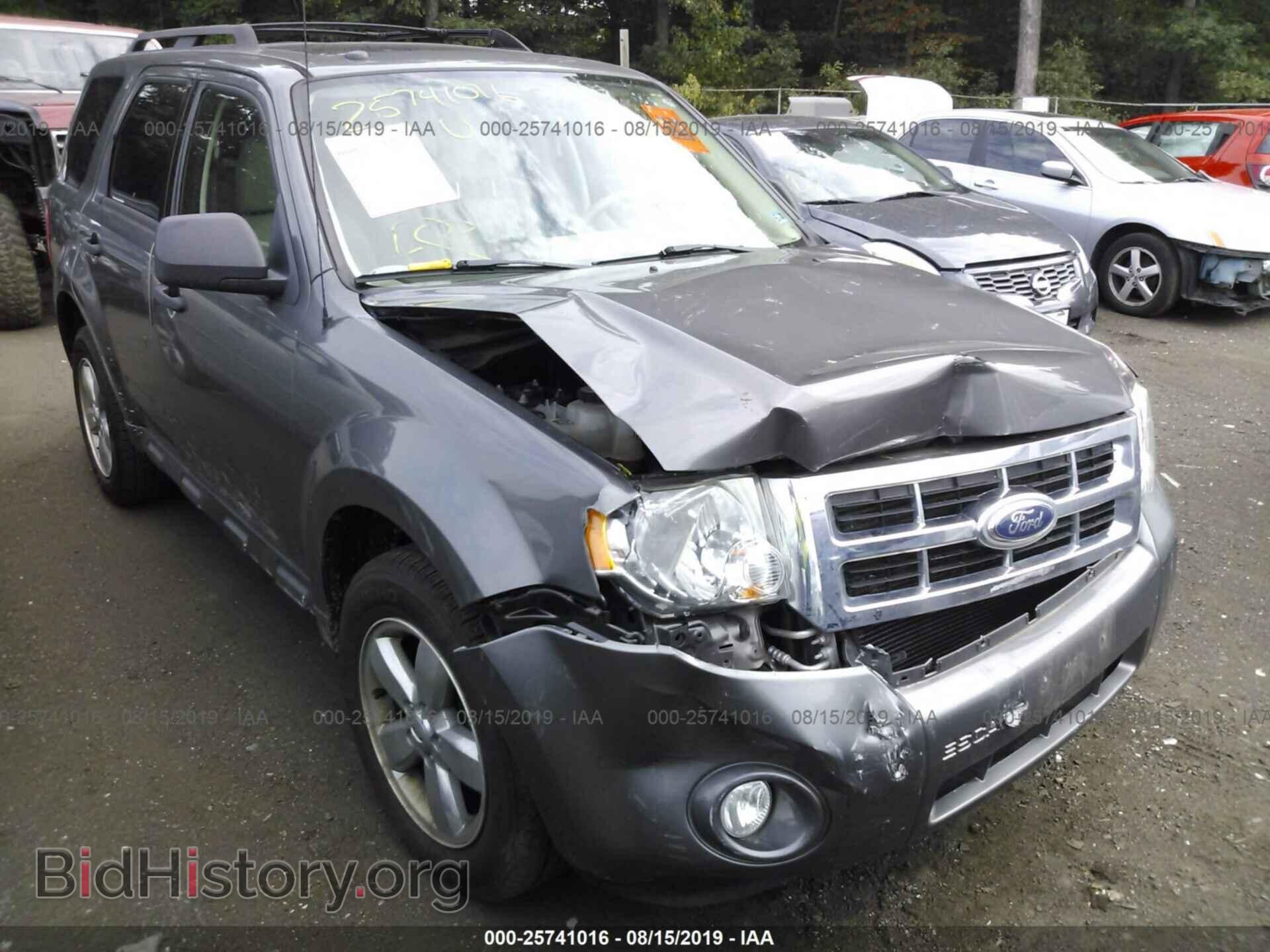 Фотография 1FMCU0DG0BKC28446 - FORD ESCAPE 2011