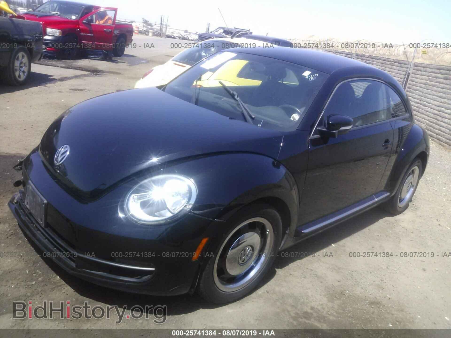 2012 VOLKSWAGEN BEETLE - VIN: 3VWJP7AT6CM659443 - Фото 2