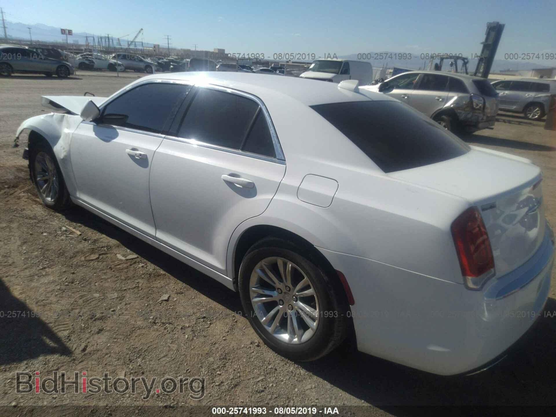 2017 CHRYSLER 300 - VIN: 2C3CCAAG1HH608191 - Фото 3