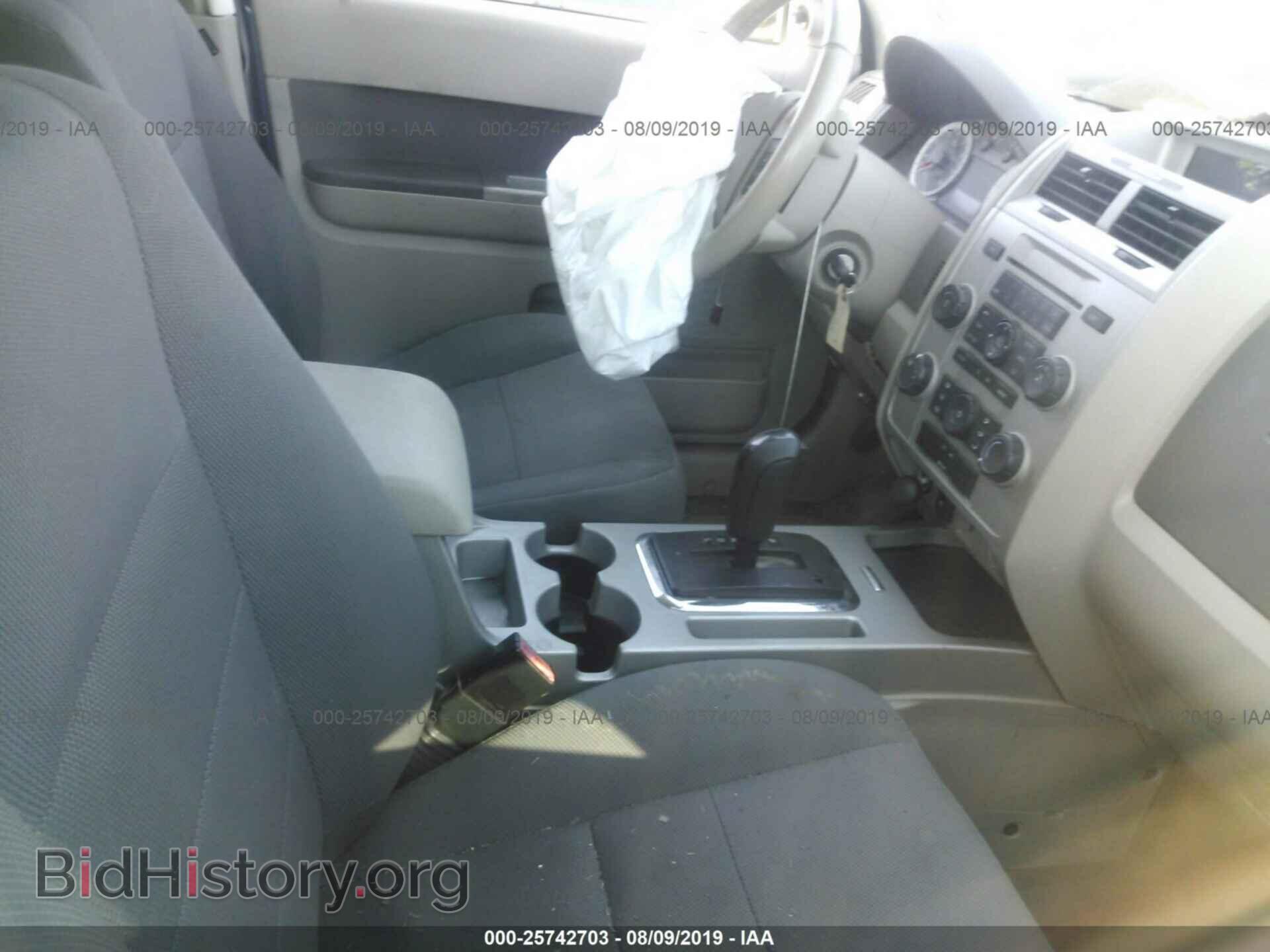 2009 FORD ESCAPE - VIN: 1FMCU03G79KA63104 - Фото 5