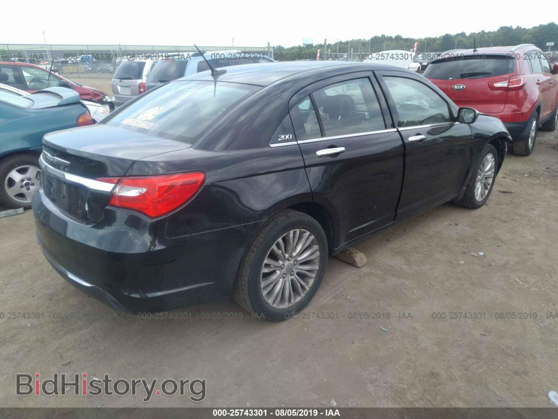 2011 CHRYSLER 200 - VIN: 1C3BC2FG2BN611089 - Фото 4