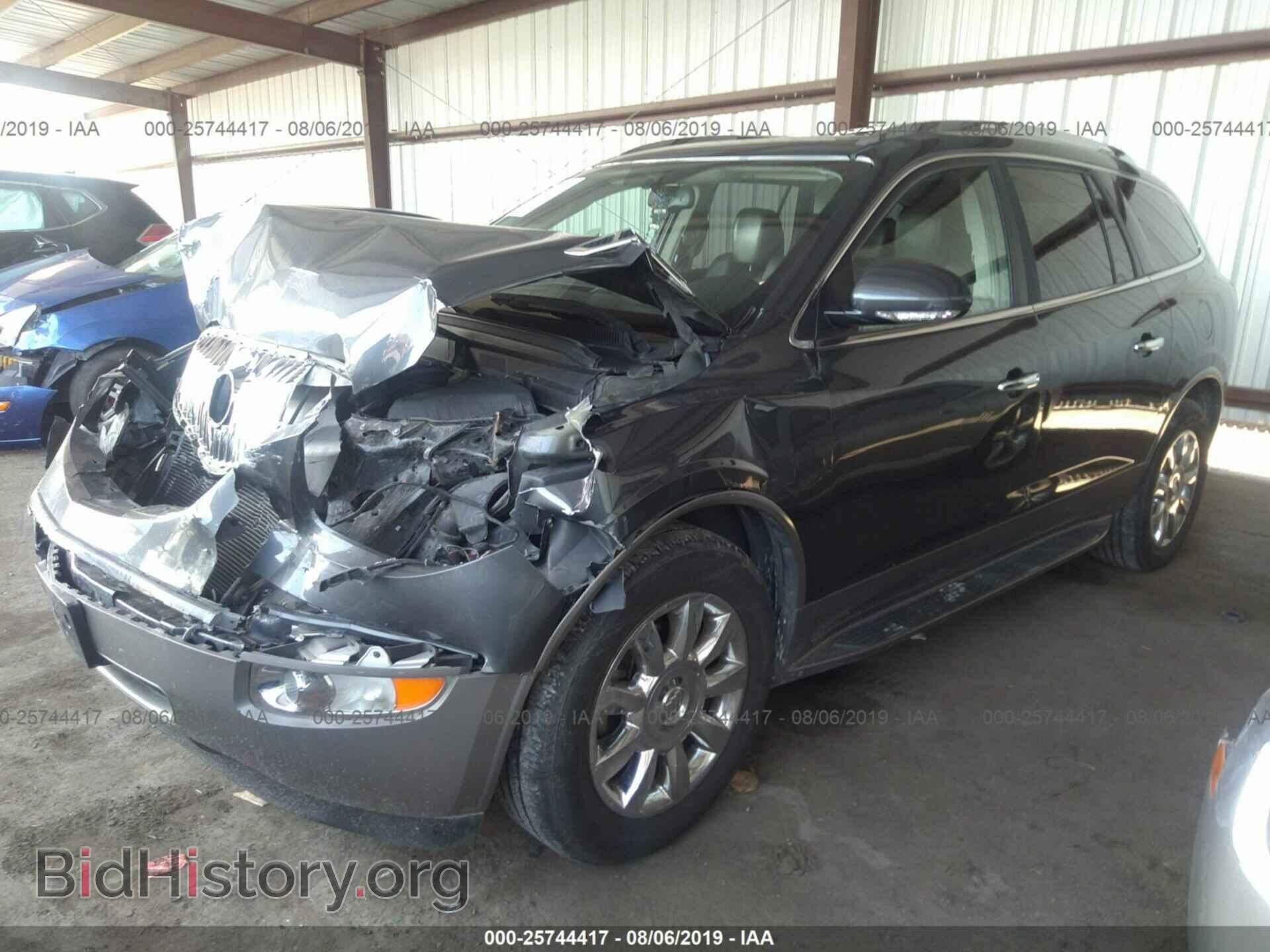 2011 BUICK ENCLAVE - VIN: 5GAKVCEDXBJ308234 - Фото 2