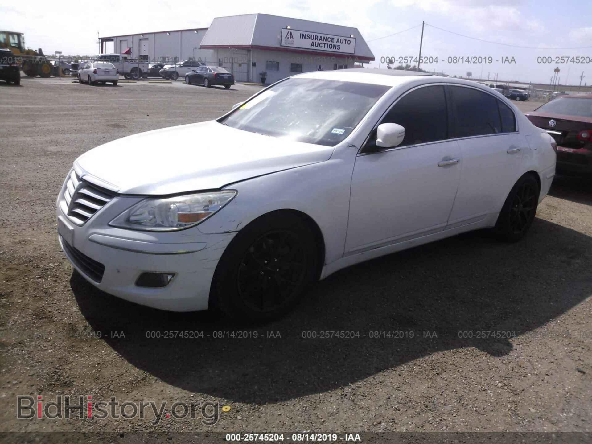 2011 HYUNDAI GENESIS - VIN: KMHGC4DE2BU115788 - Фото 2