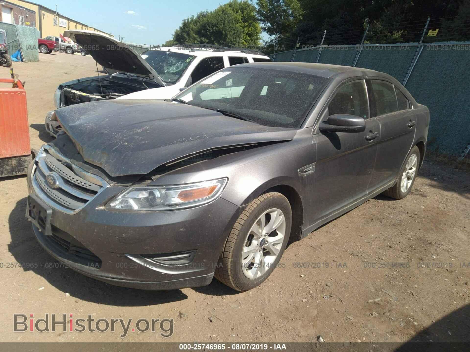 2011 FORD TAURUS - VIN: 1FAHP2HW2BG157421 - Фото 2