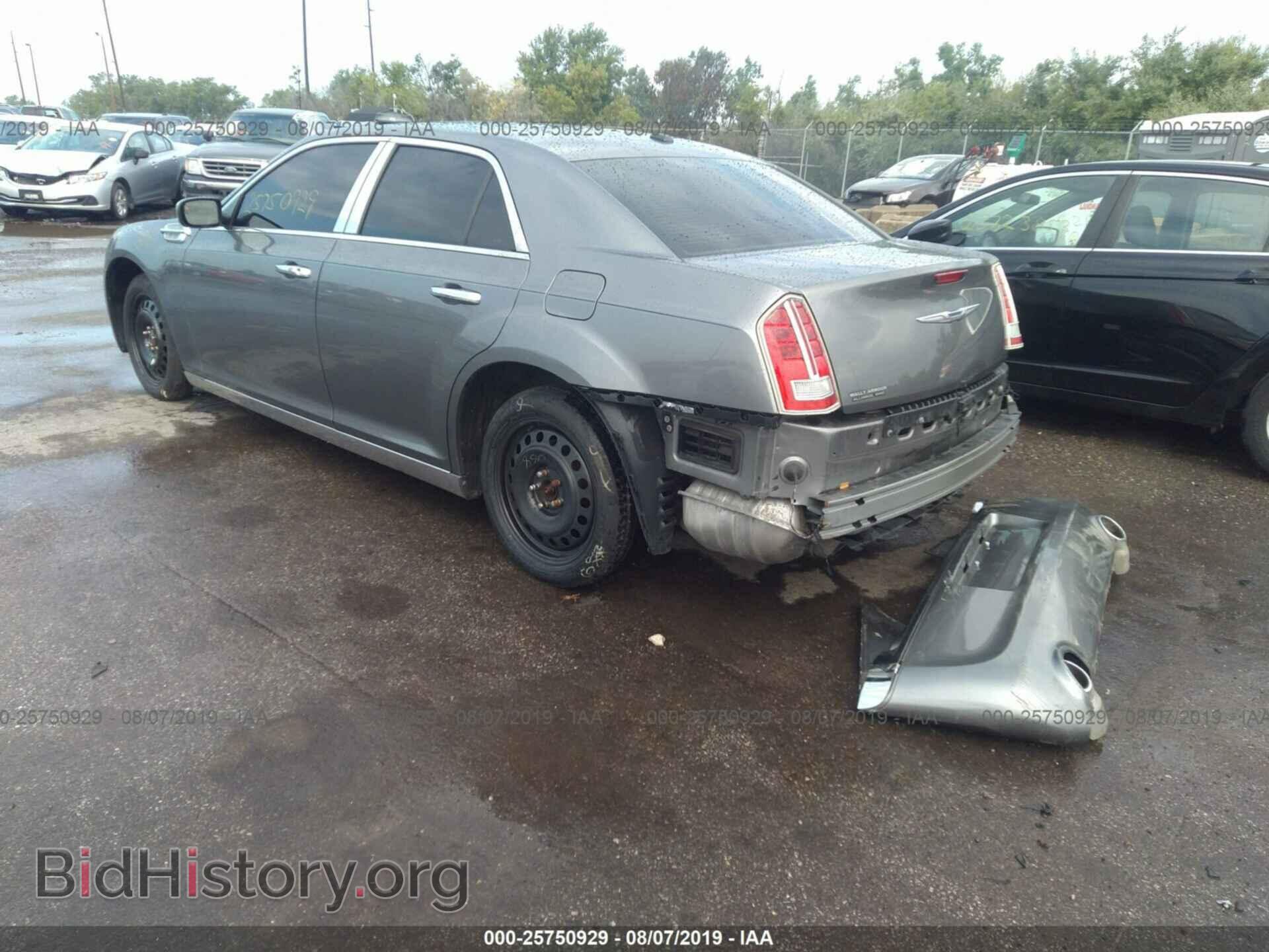 2011 CHRYSLER 300C - VIN: 2C3CA6CT8BH598392 - Фото 3