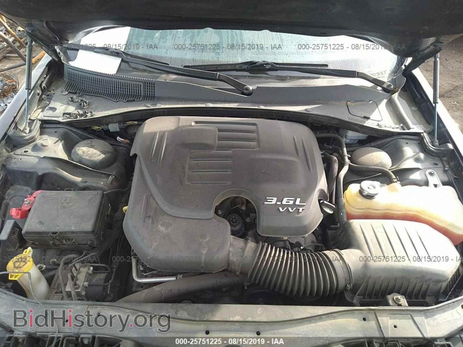 2014 CHRYSLER 300 - VIN: 2C3CCAGG2EH157887 - Фото 10