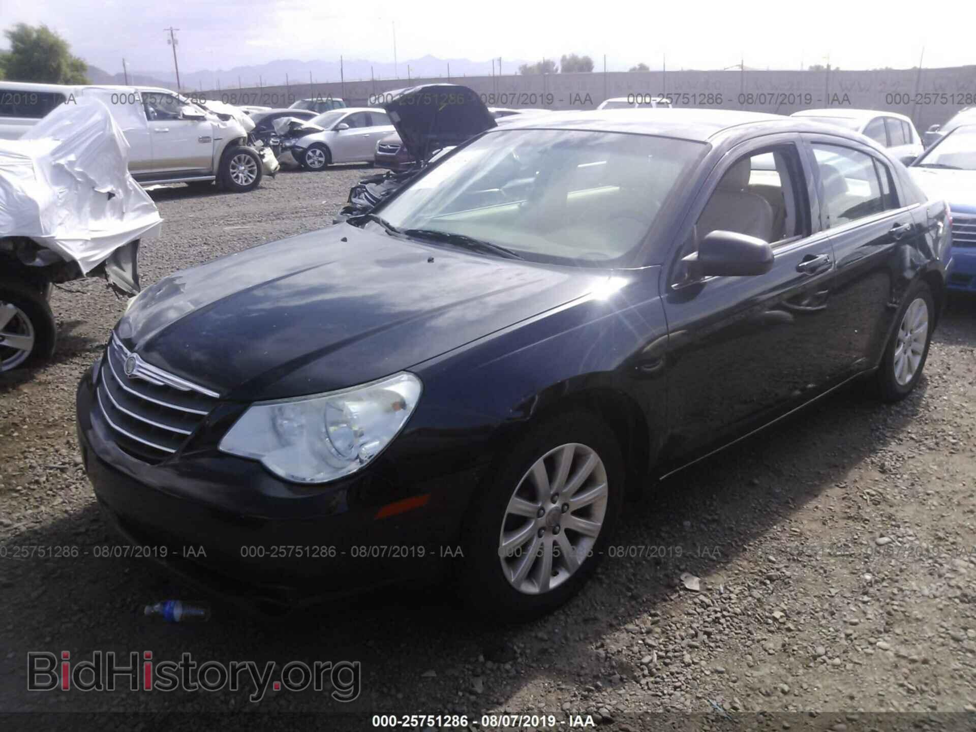 2010 CHRYSLER SEBRING - VIN: 1C3CC5FB7AN160444 - Фото 2