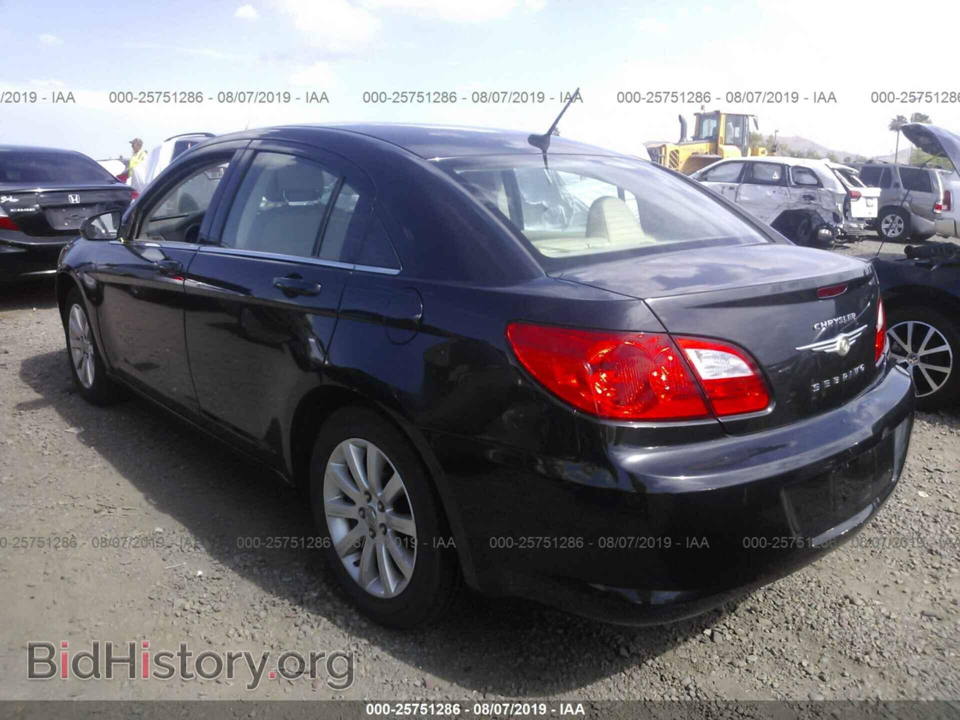 2010 CHRYSLER SEBRING - VIN: 1C3CC5FB7AN160444 - Фото 3
