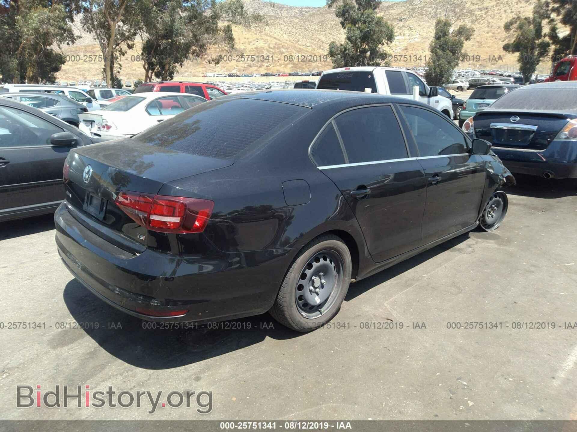 2017 Volkswagen Jetta - VIN: 3VW2B7AJ3HM335973 - Фото 4