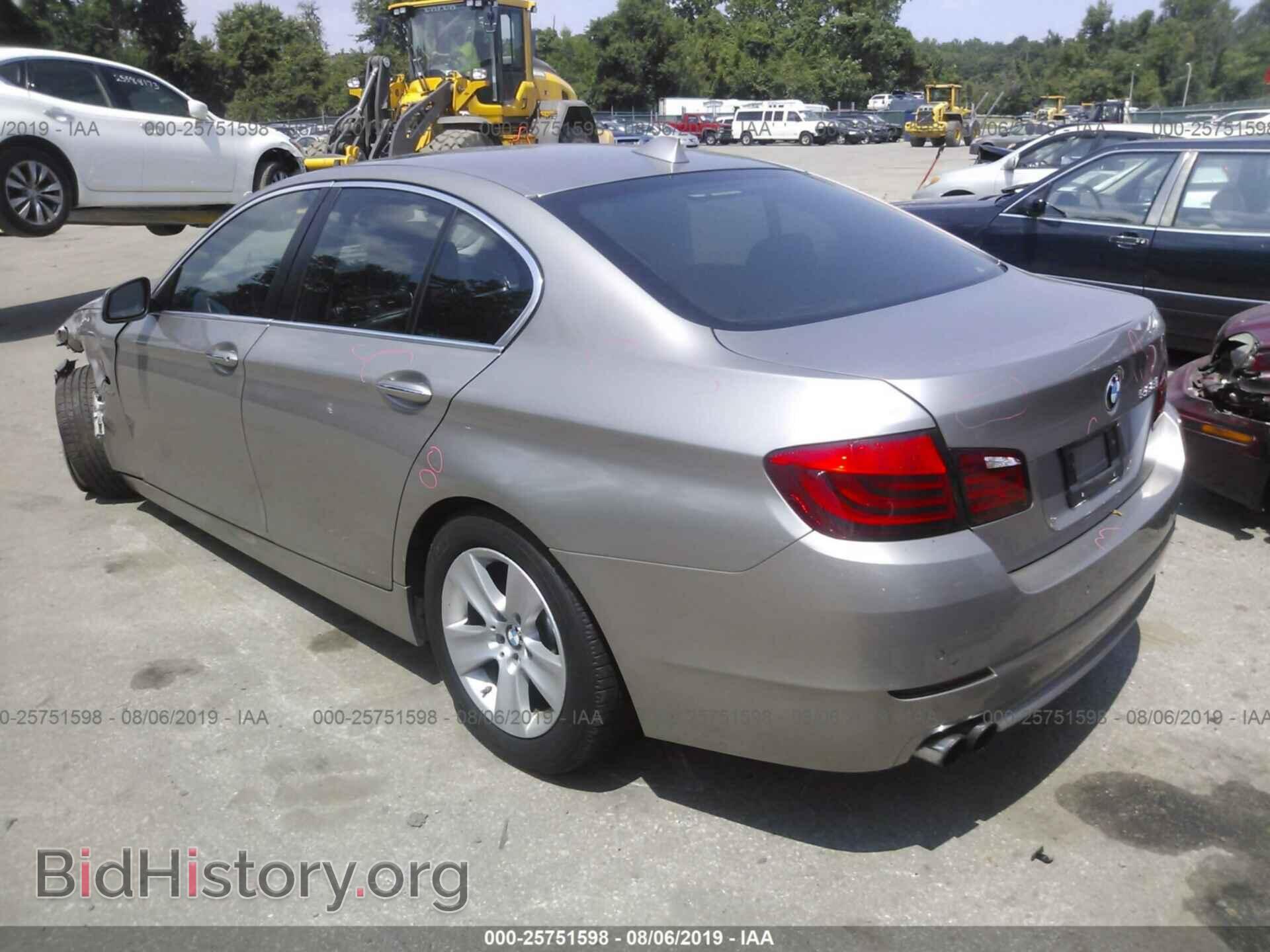 2012 BMW 528 - VIN: WBAXH5C59CDW10209 - Фото 3