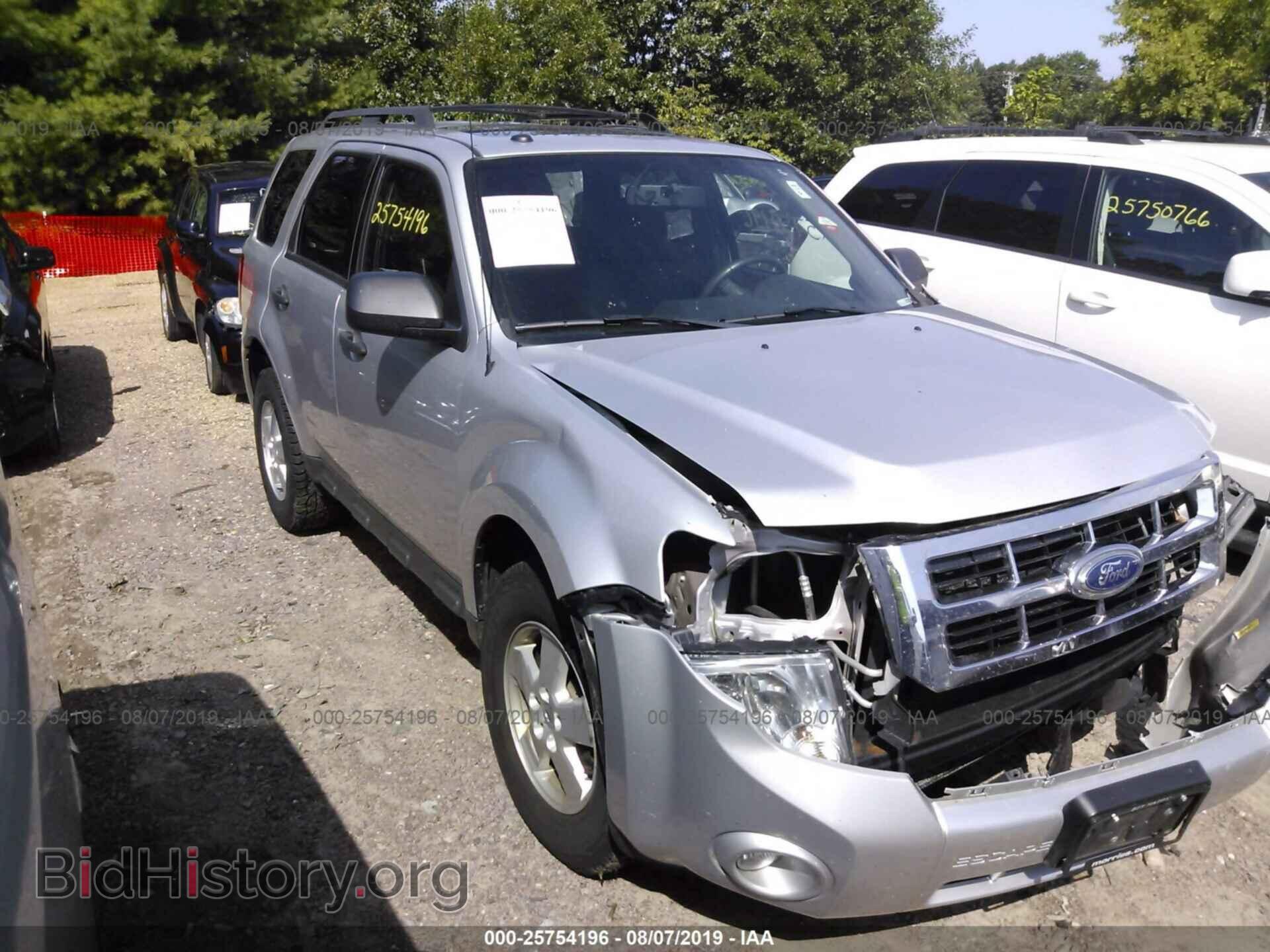 Фотография 1FMCU0D77BKA65665 - FORD ESCAPE 2011