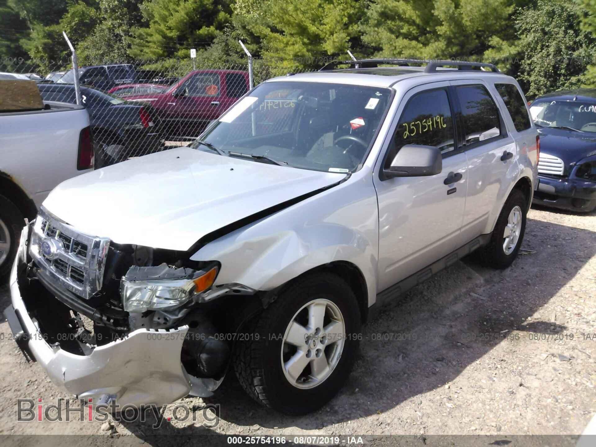 2011 FORD ESCAPE - VIN: 1FMCU0D77BKA65665 - Фото 2