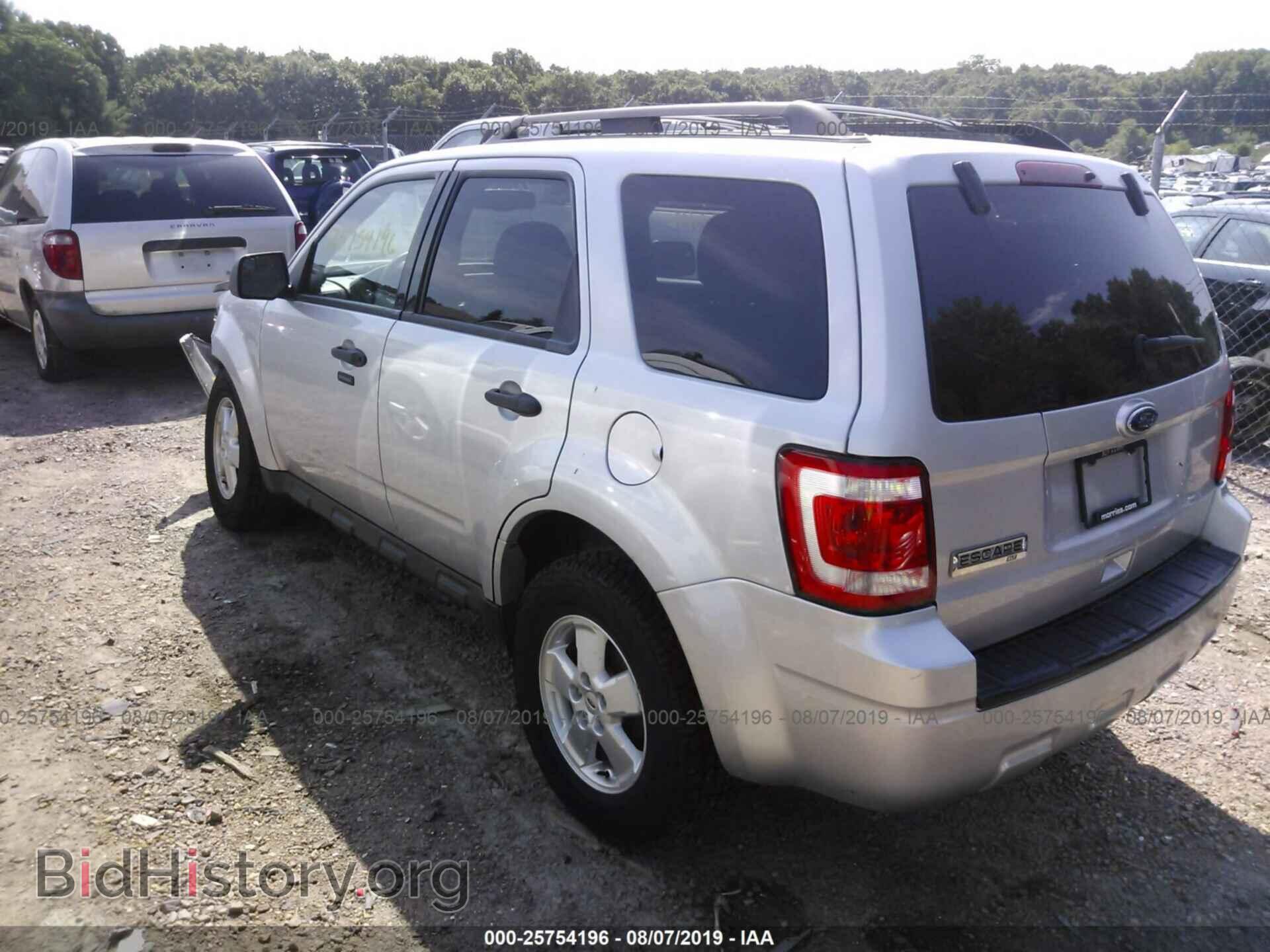 2011 FORD ESCAPE - VIN: 1FMCU0D77BKA65665 - Фото 3