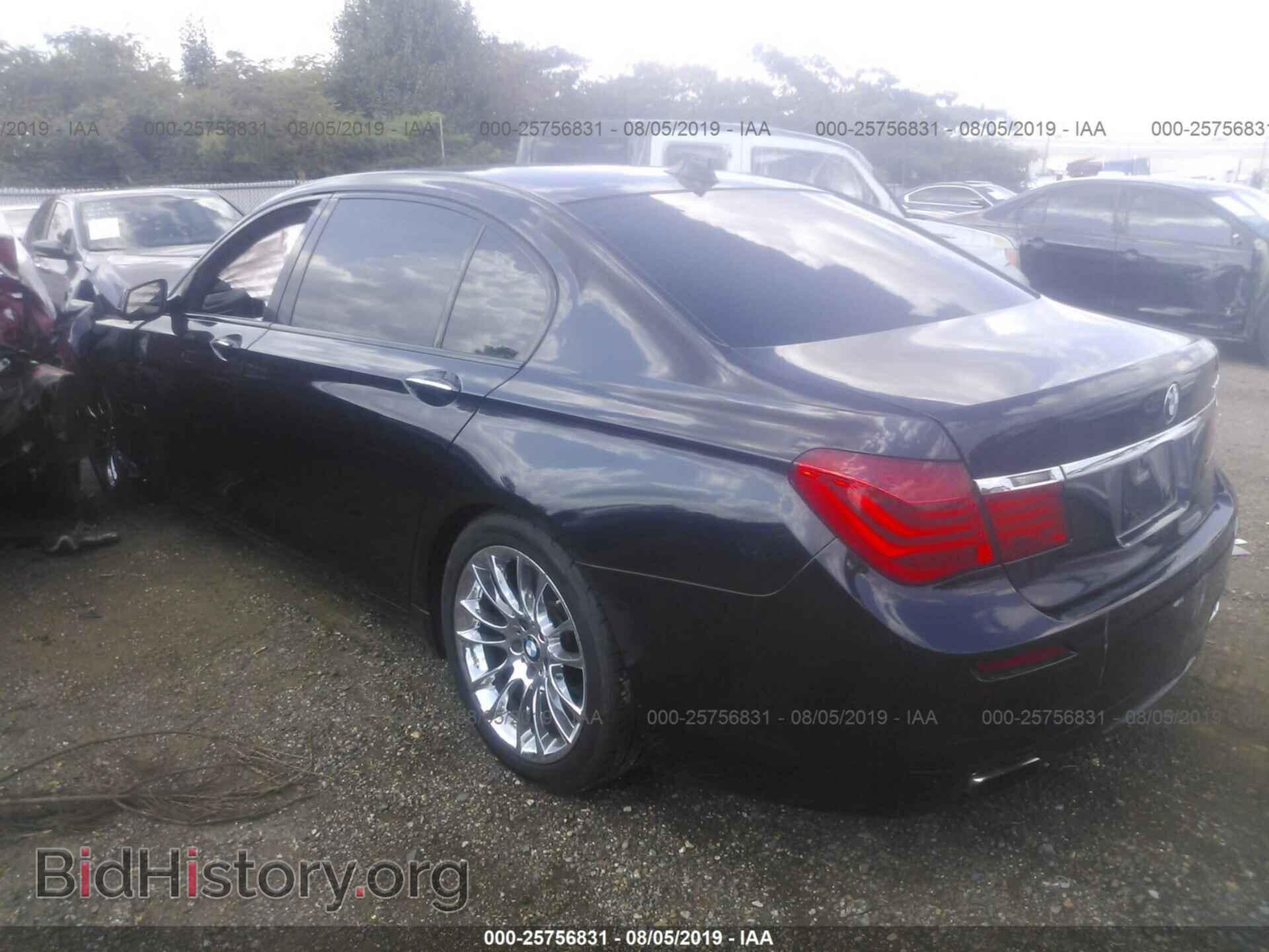 2012 BMW 750 - VIN: WBAKB8C56CC963820 - Фото 3