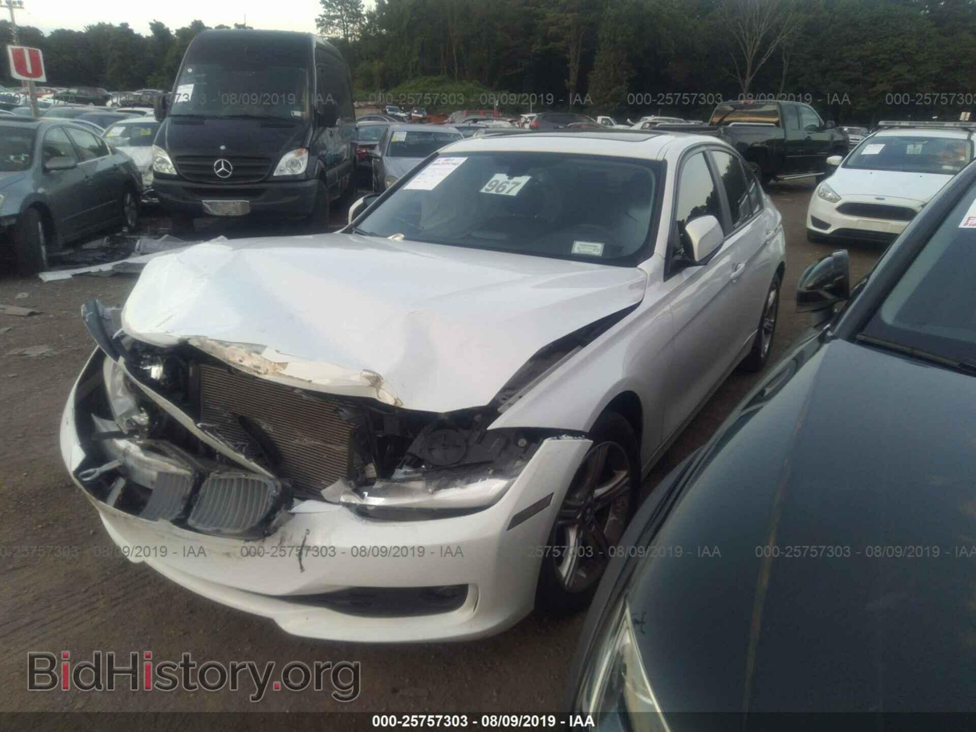 2013 BMW 328 - VIN: WBA3B5G55DNP40915 - Фото 2