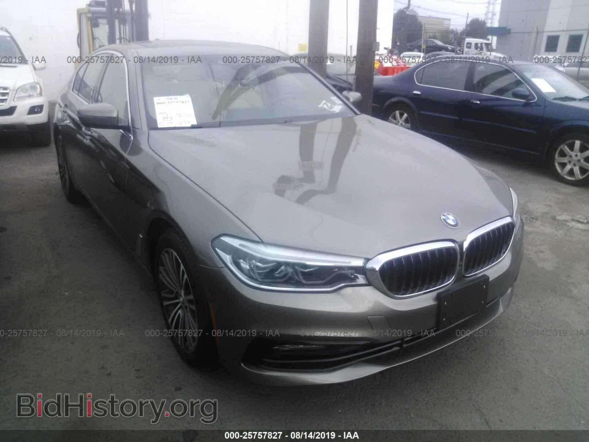 Photo WBAJE7C37HG889559 - BMW 540 2017
